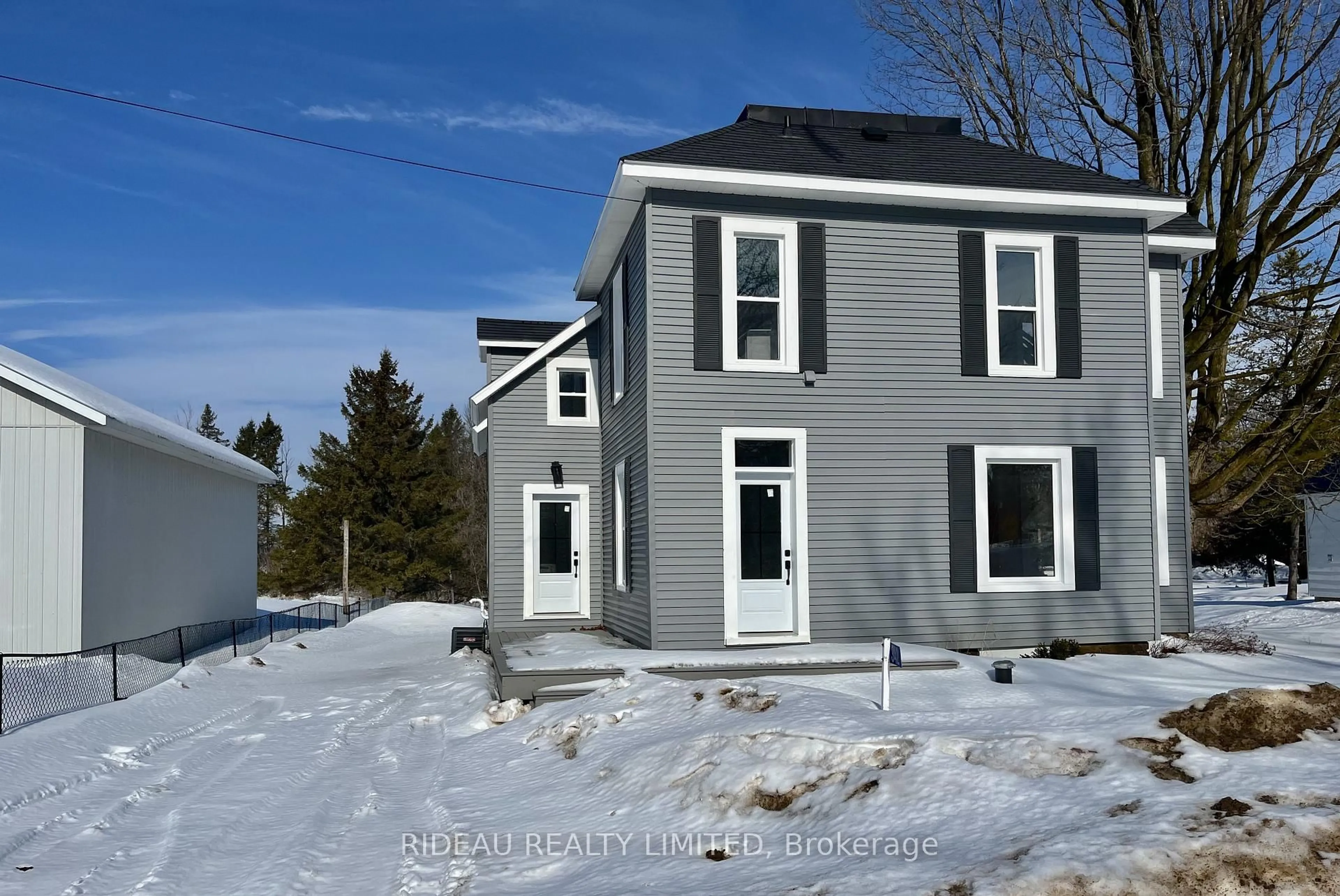 Home with vinyl exterior material, street for 342 Kitley Line 8 Rd, Elizabethtown-Kitley Ontario K0E 1H0