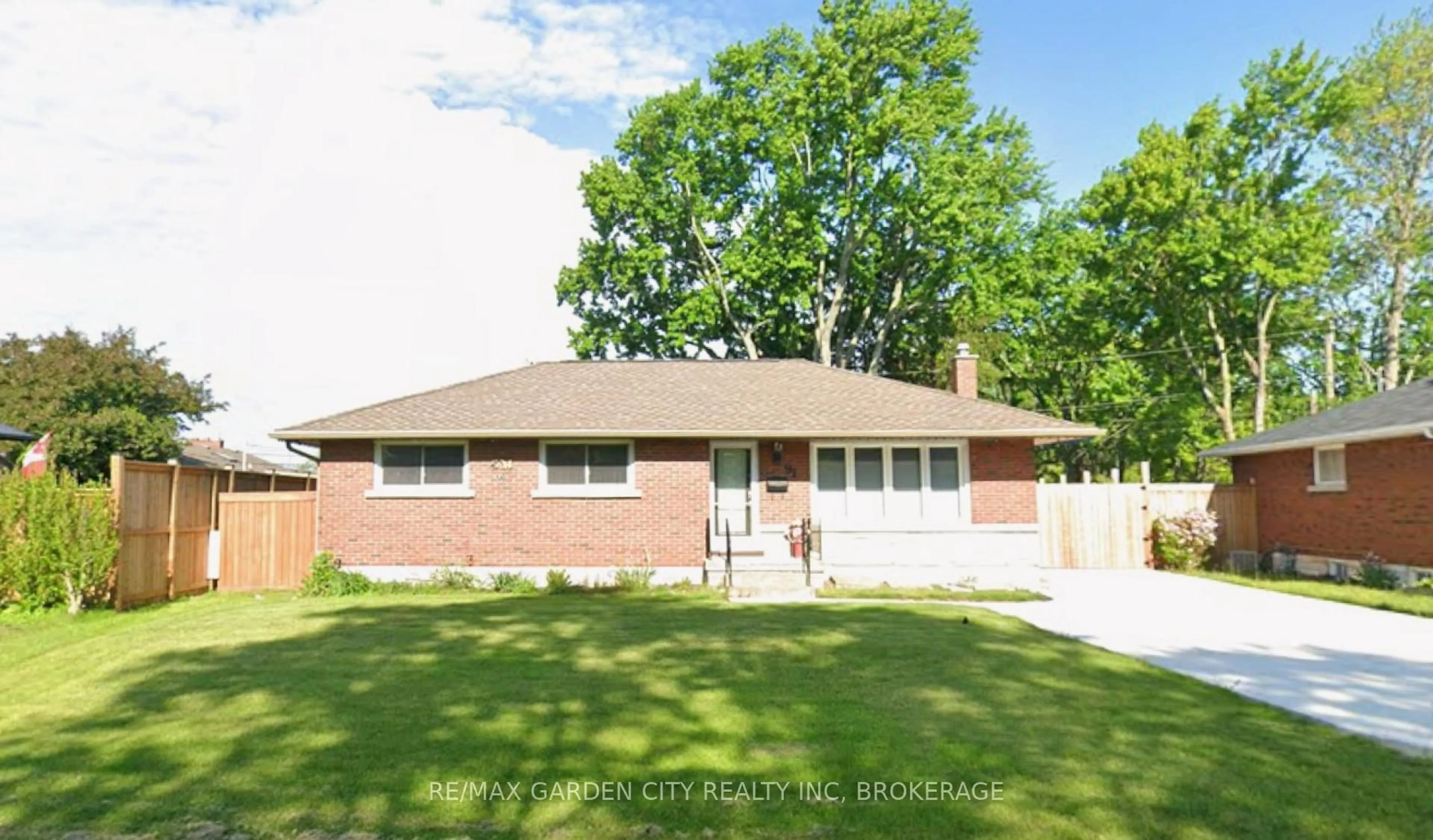 Home with brick exterior material, street for 91 Crescent Dr, Welland Ontario L3B 2X4