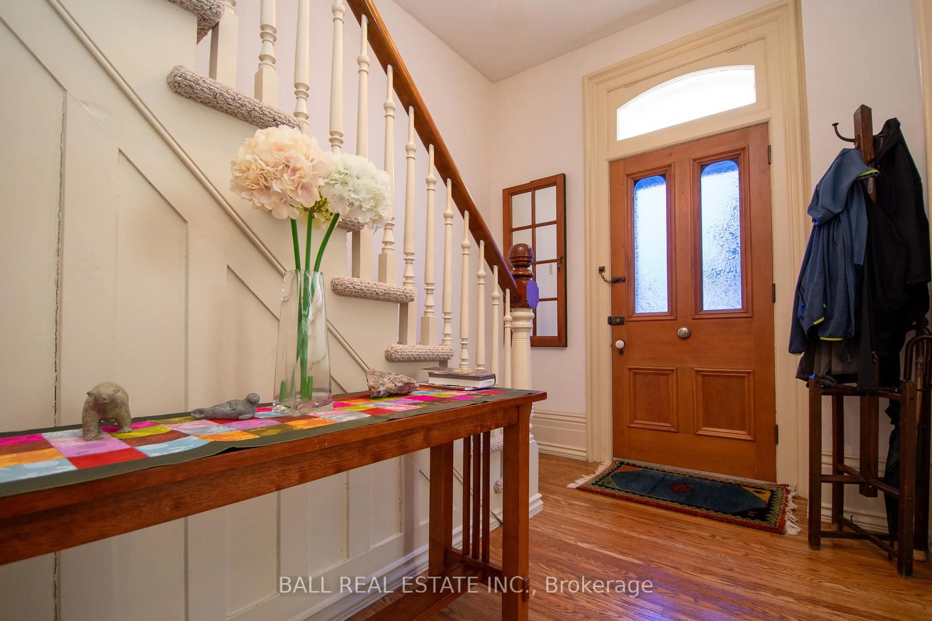Indoor entryway for 99 Reid St, Selwyn Ontario K0L 2H0