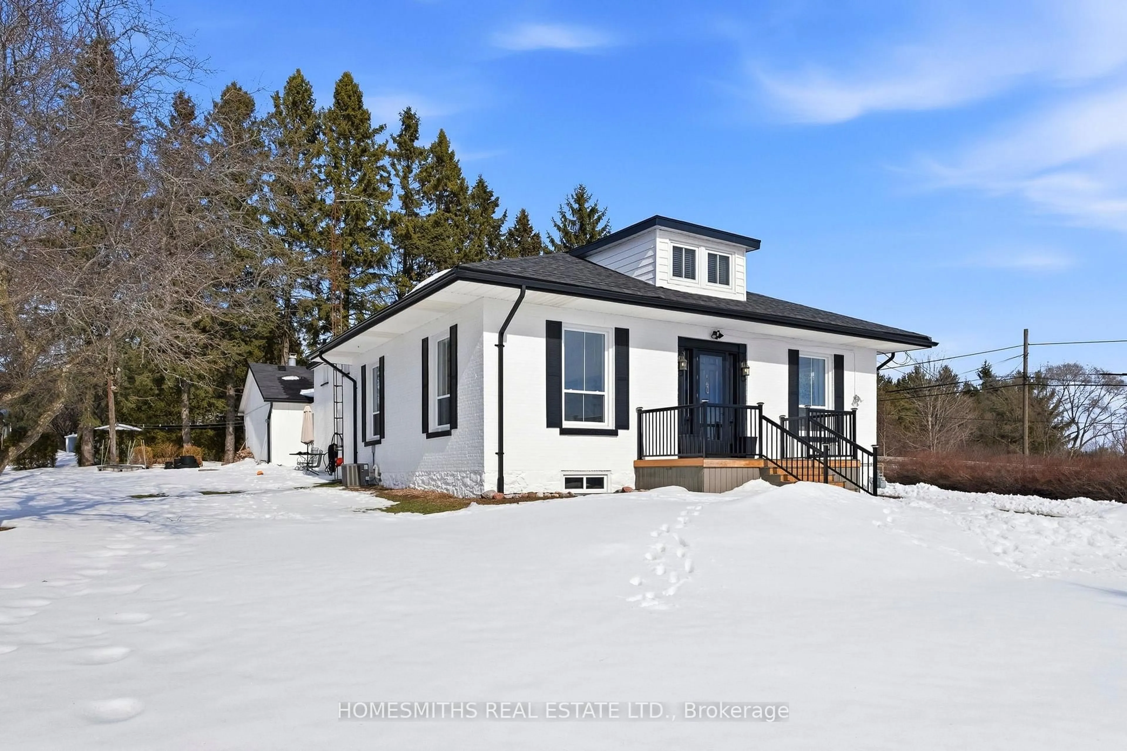 Home with vinyl exterior material, unknown for 8766 Danforth Rd, Hamilton Township Ontario K9A 4J9