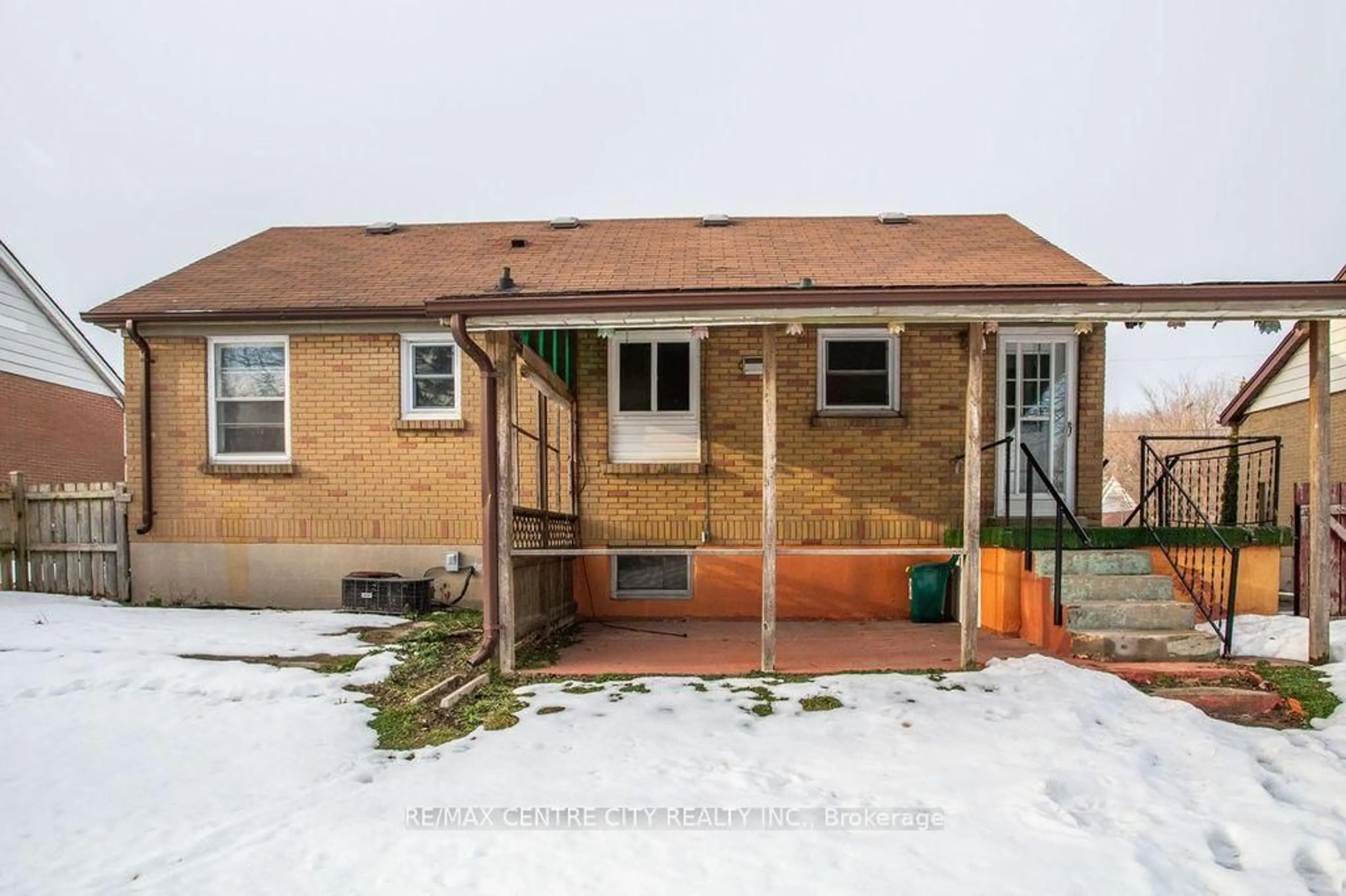 Unknown for 1583 Hartlet St, London East Ontario N5V 1X7
