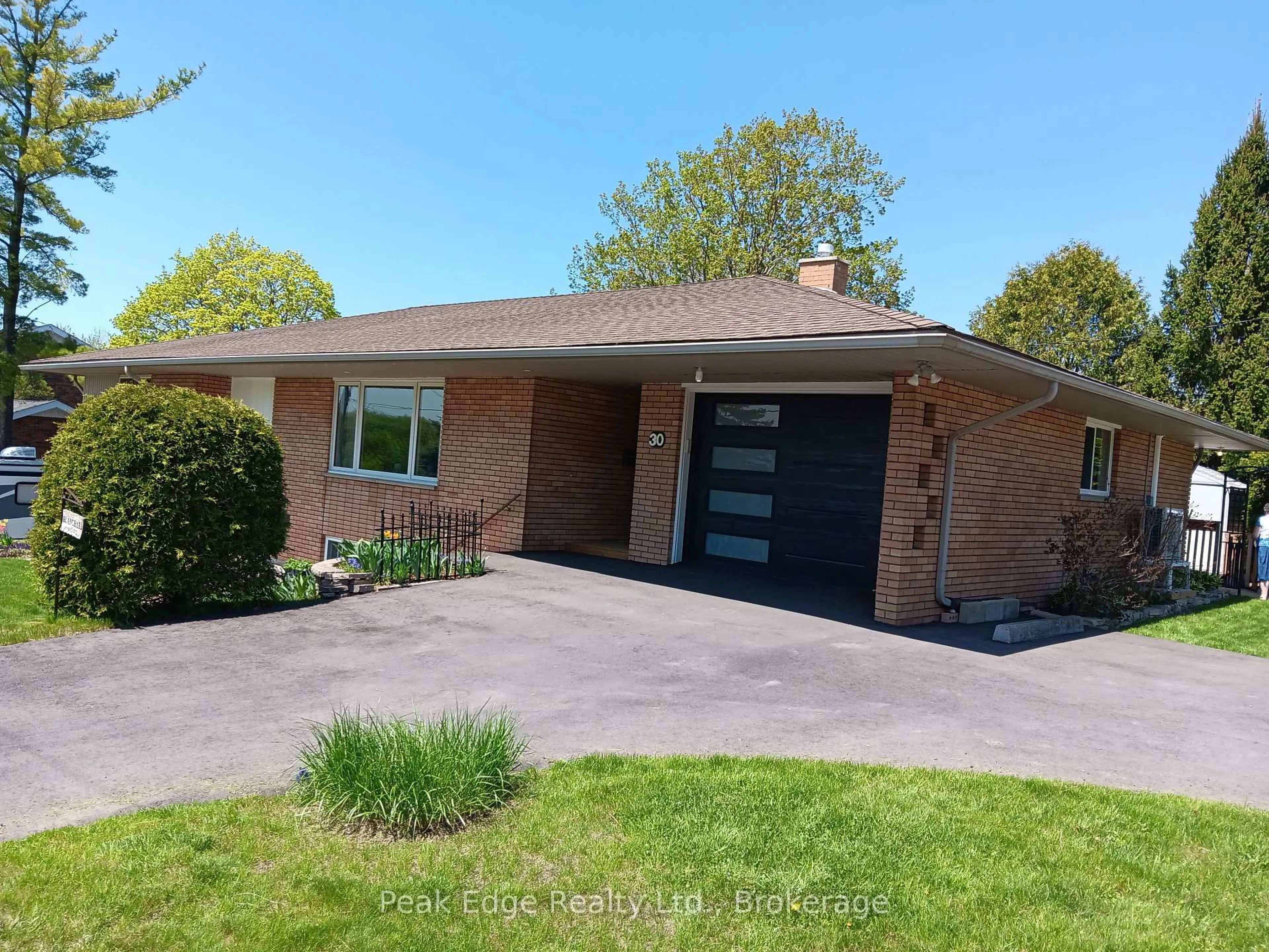 Home with brick exterior material, street for 30 7TH St, Hanover Ontario N4N 1G2