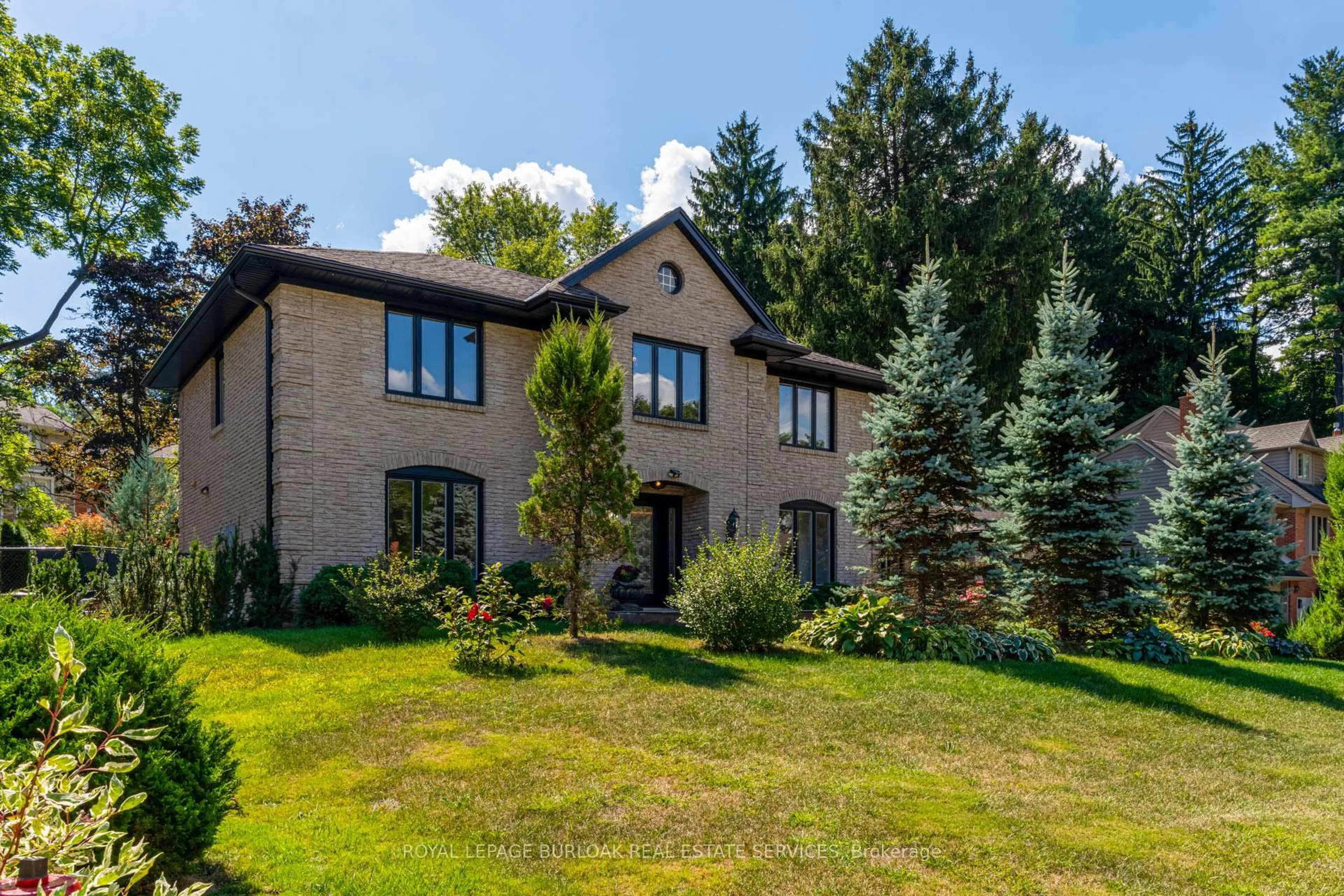 Home with brick exterior material, unknown for 28 Stonegate Dr, Hamilton Ontario L9G 3R7