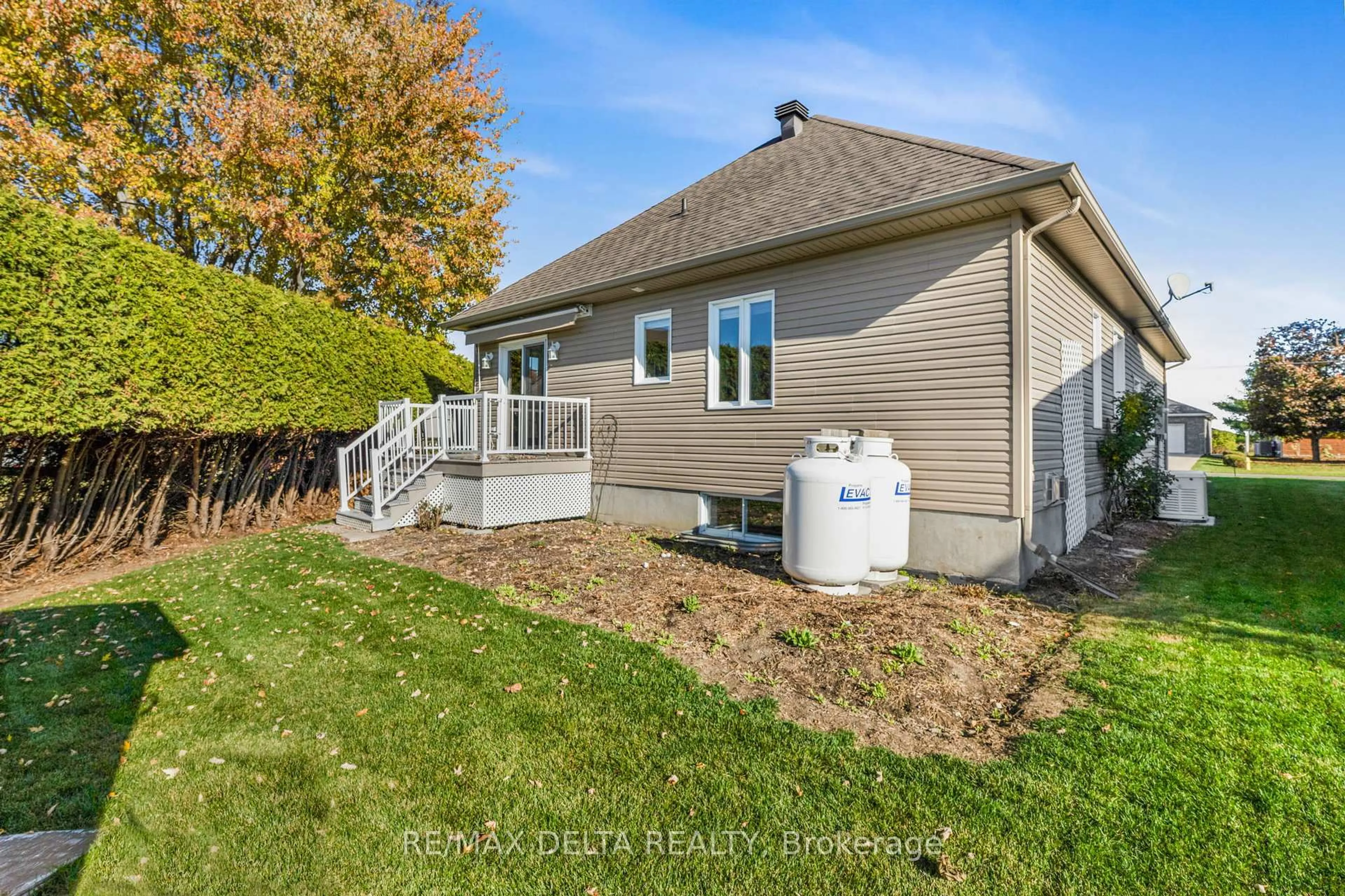 Home with vinyl exterior material, water/lake/river/ocean view for 131 Caledonia Rd, The Nation Ontario K0C 2B0