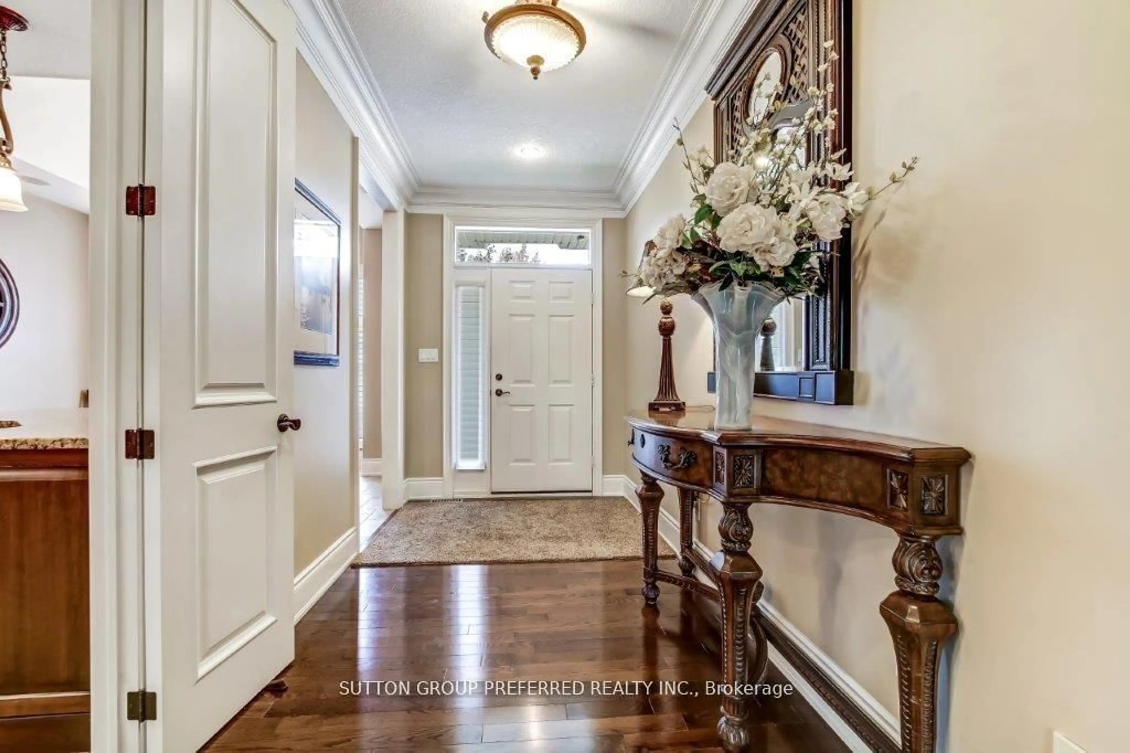 Indoor entryway for 124 North Centre Rd #23, London North Ontario N5X 4R3