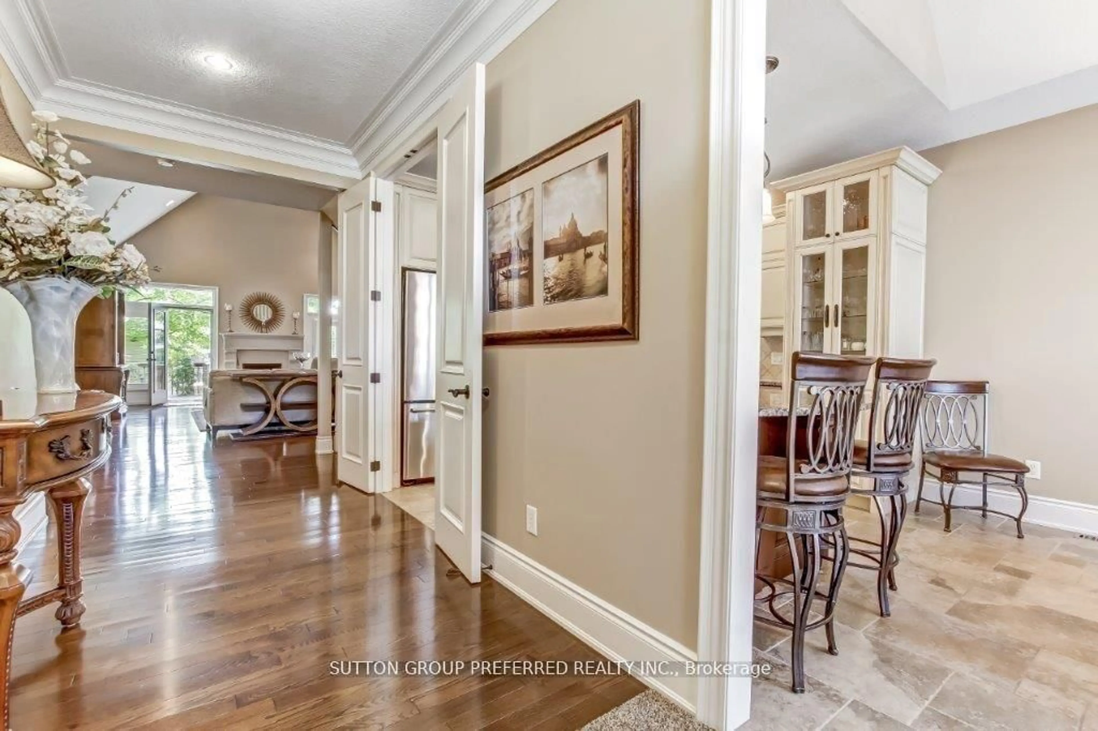 Indoor entryway for 124 North Centre Rd #23, London North Ontario N5X 4R3