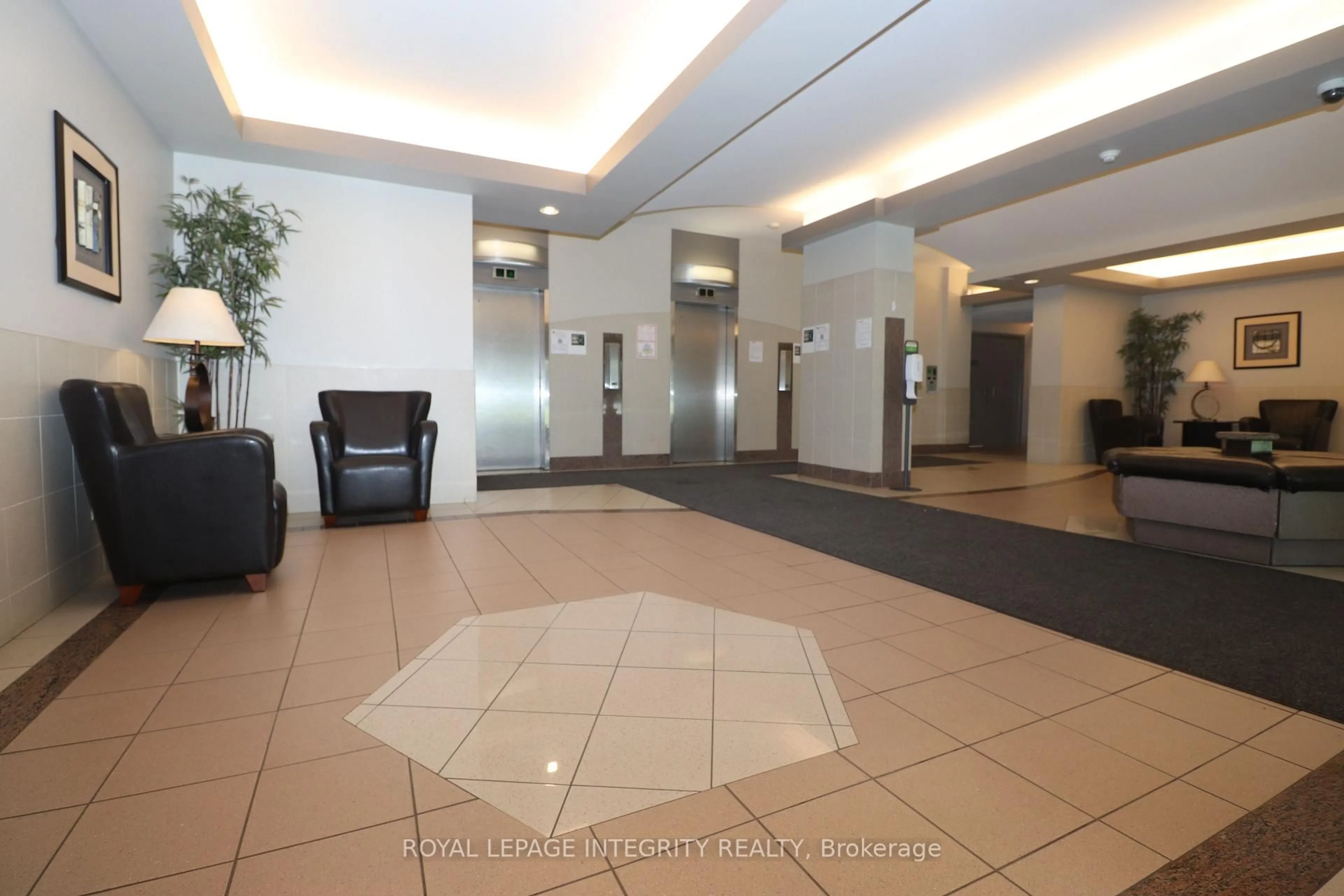 Lobby for 900 Dynes Rd #2505, Ottawa Ontario K2C 3L6