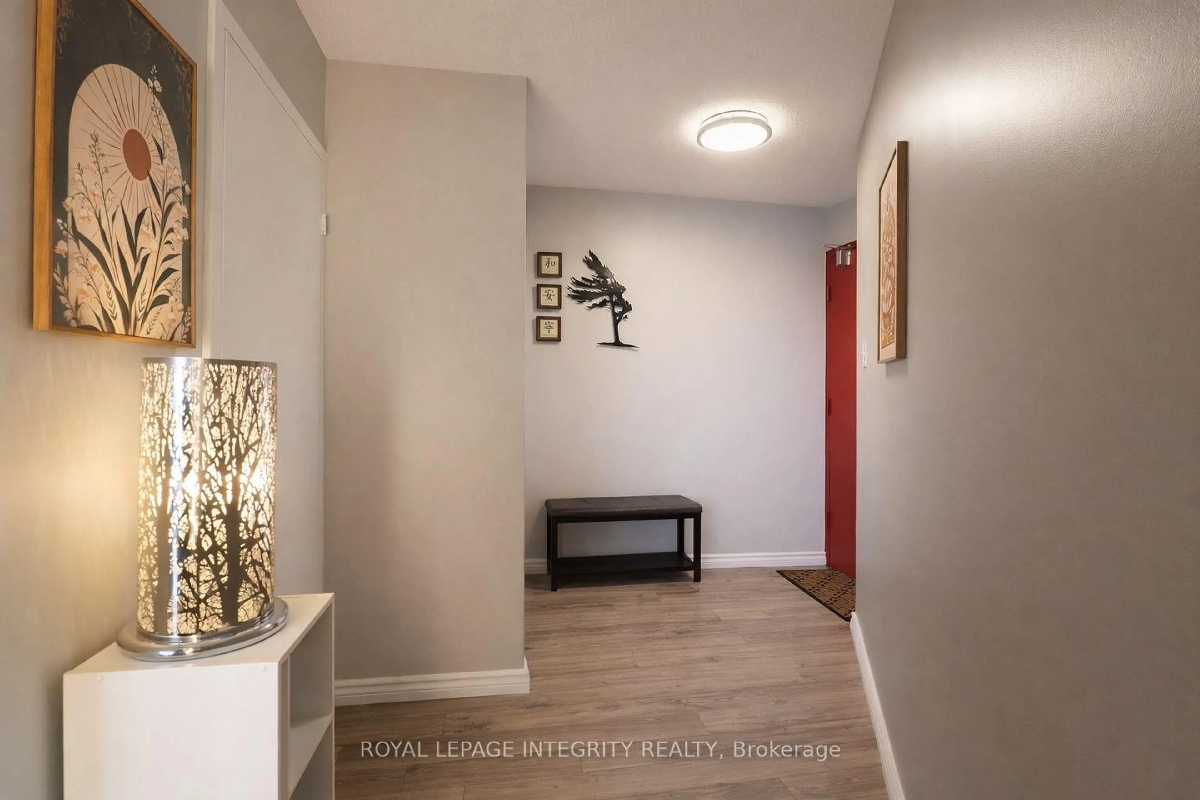 Indoor entryway for 900 Dynes Rd #2505, Ottawa Ontario K2C 3L6
