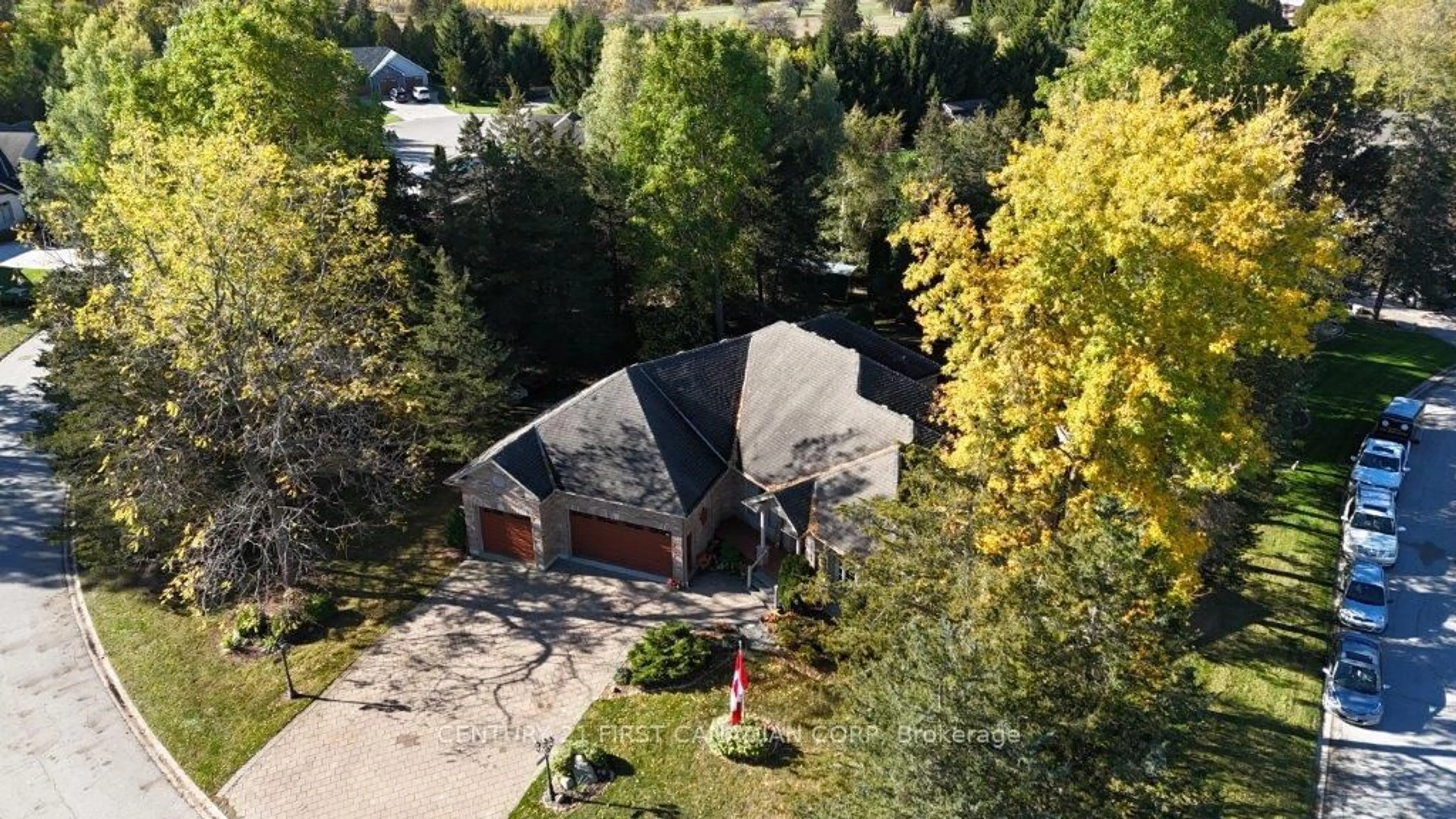 A pic from outside/outdoor area/front of a property/back of a property/a pic from drone, unknown for 10145 Merrywood Dr, Lambton Shores Ontario N0M 1T0