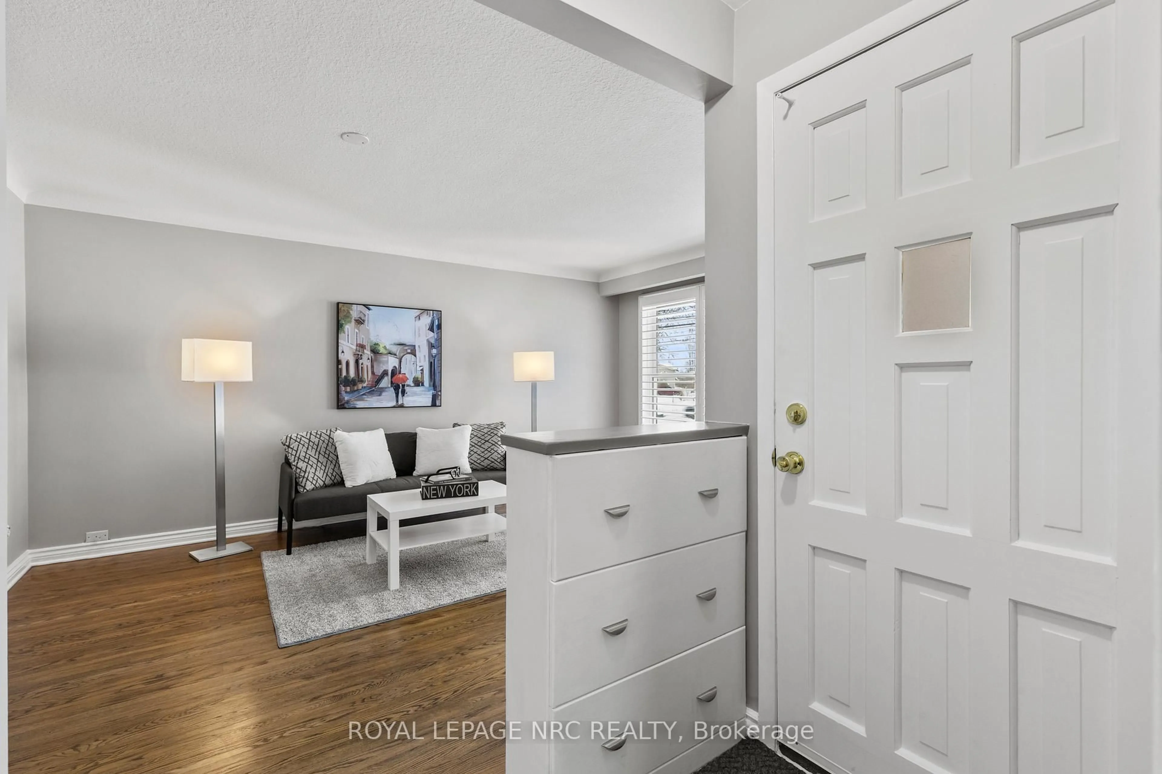 Indoor entryway for 195 Rykert St, St. Catharines Ontario L2S 2B5