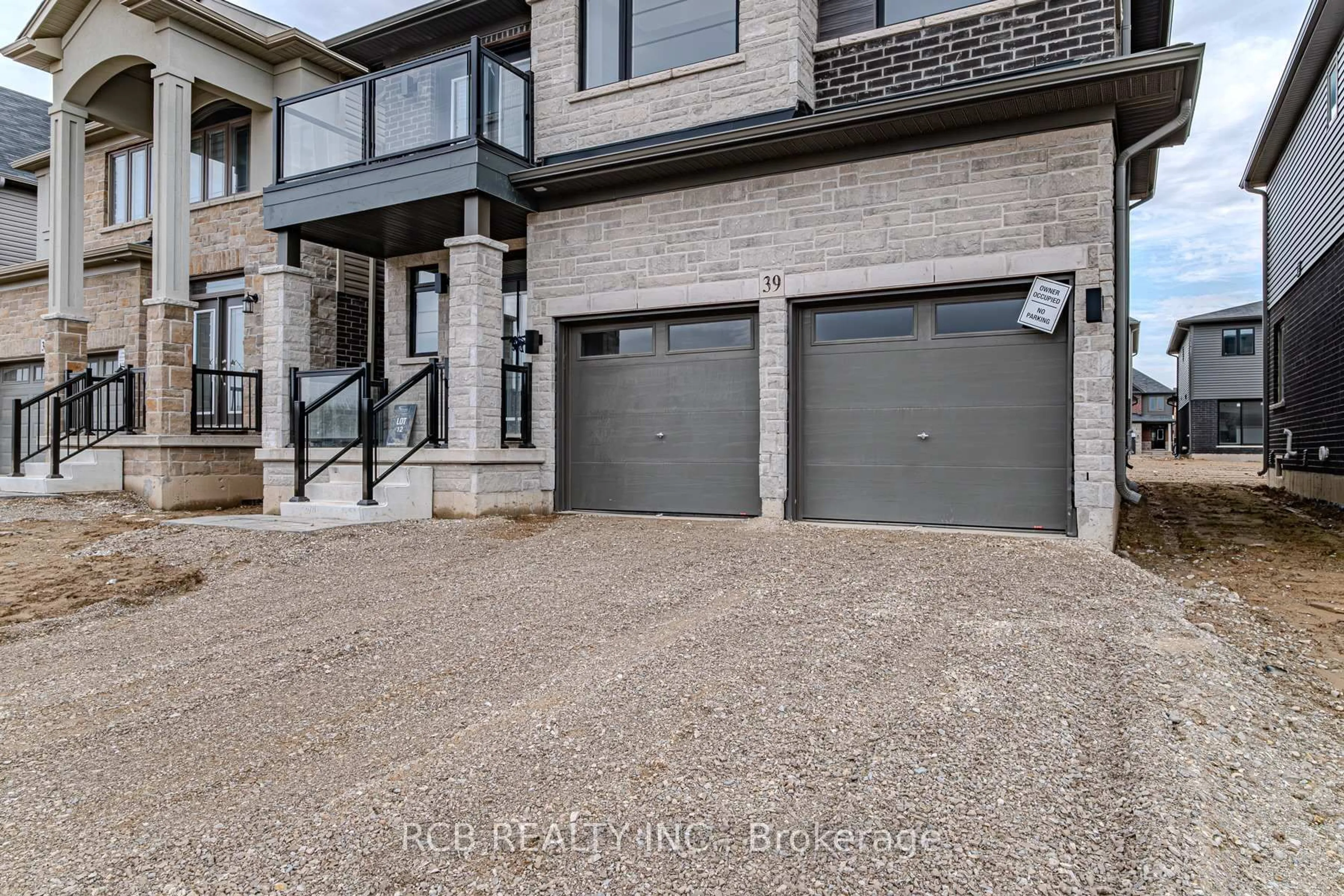 Home with brick exterior material, street for 39 Mair Ave, Brantford Ontario N3T 0X1