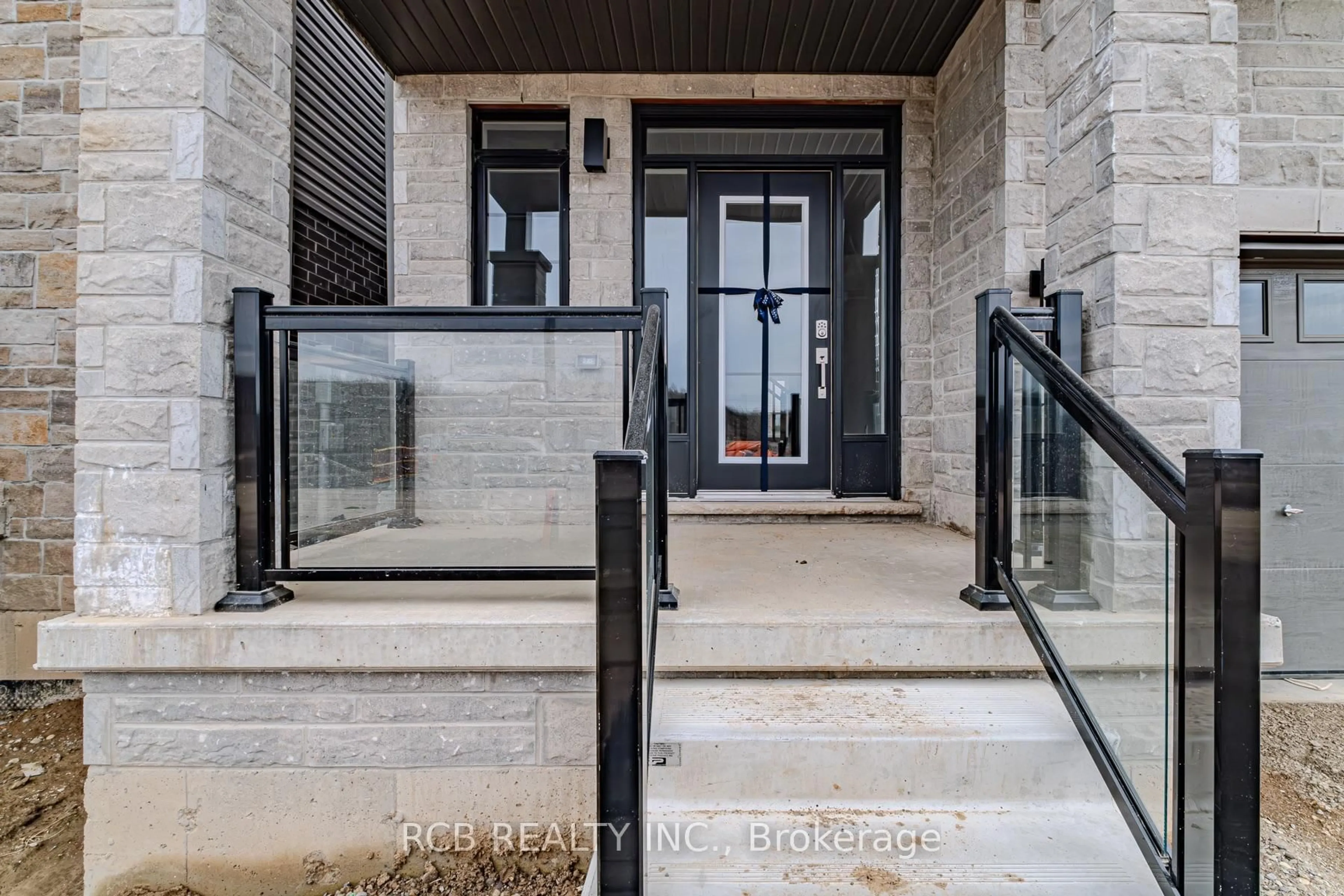 Indoor entryway for 39 Mair Ave, Brantford Ontario N3T 0X1
