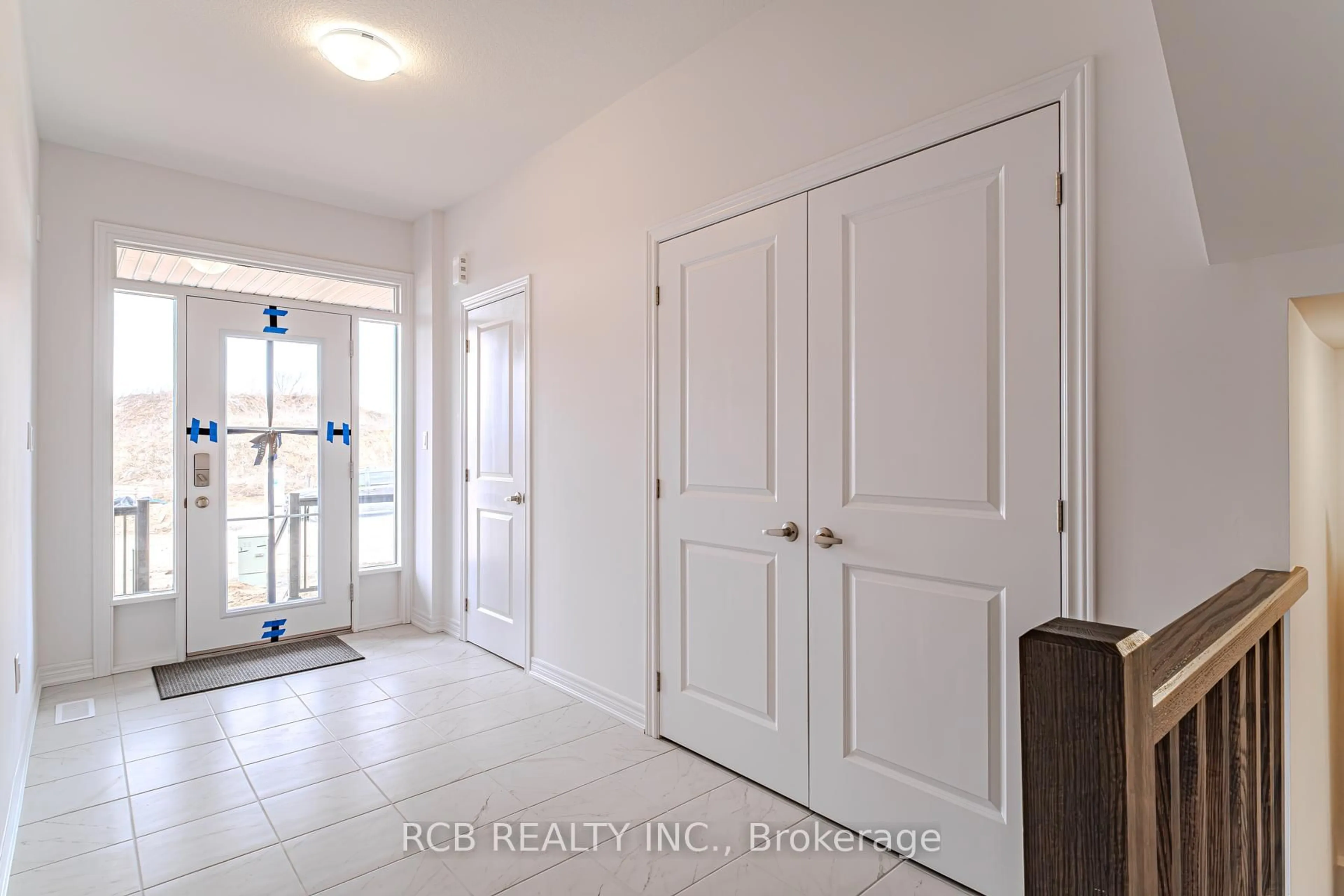 Indoor entryway for 39 Mair Ave, Brantford Ontario N3T 0X1