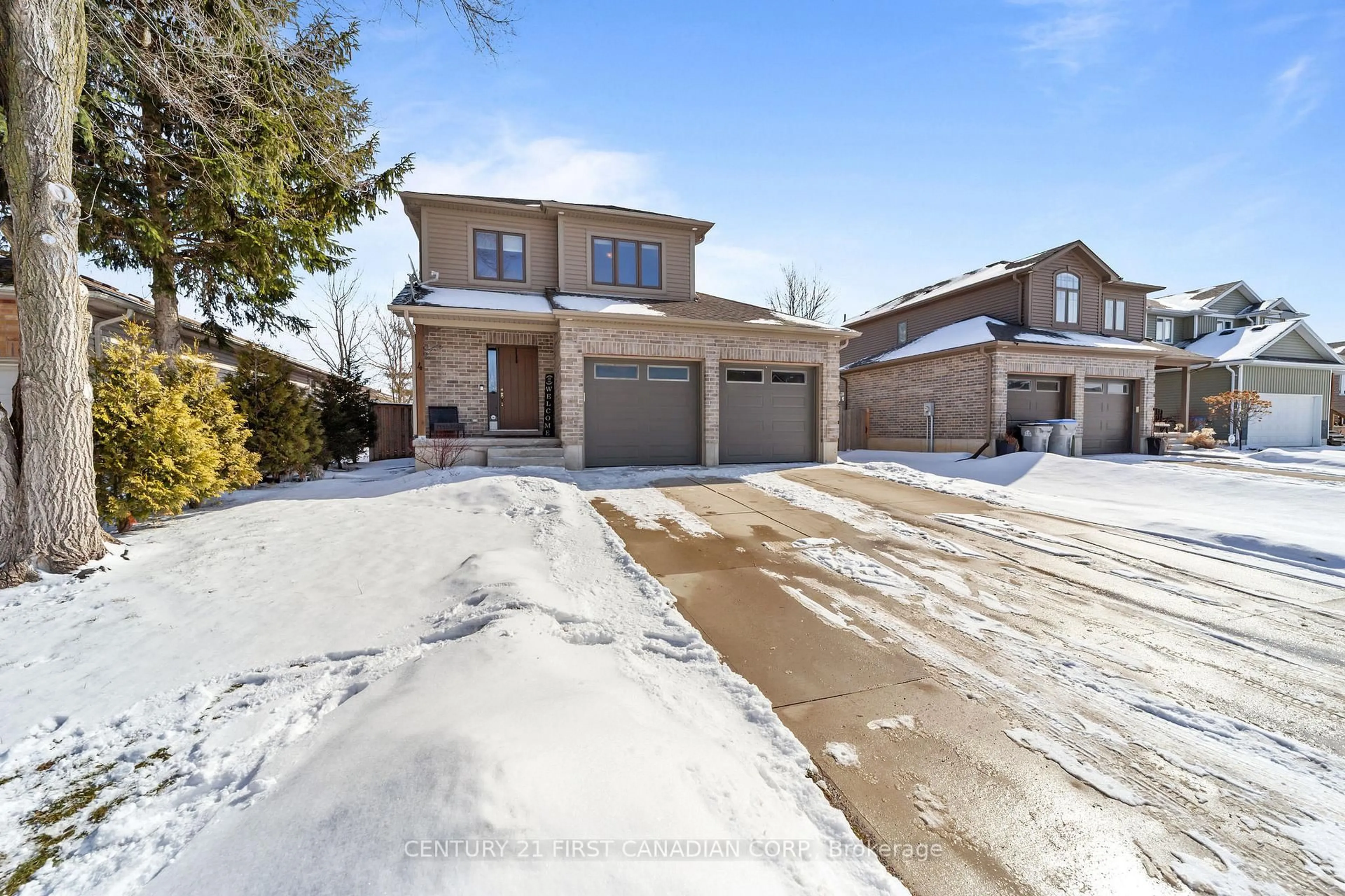 A pic from outside/outdoor area/front of a property/back of a property/a pic from drone, street for 4 Finch St, North Middlesex Ontario N0M 1A0