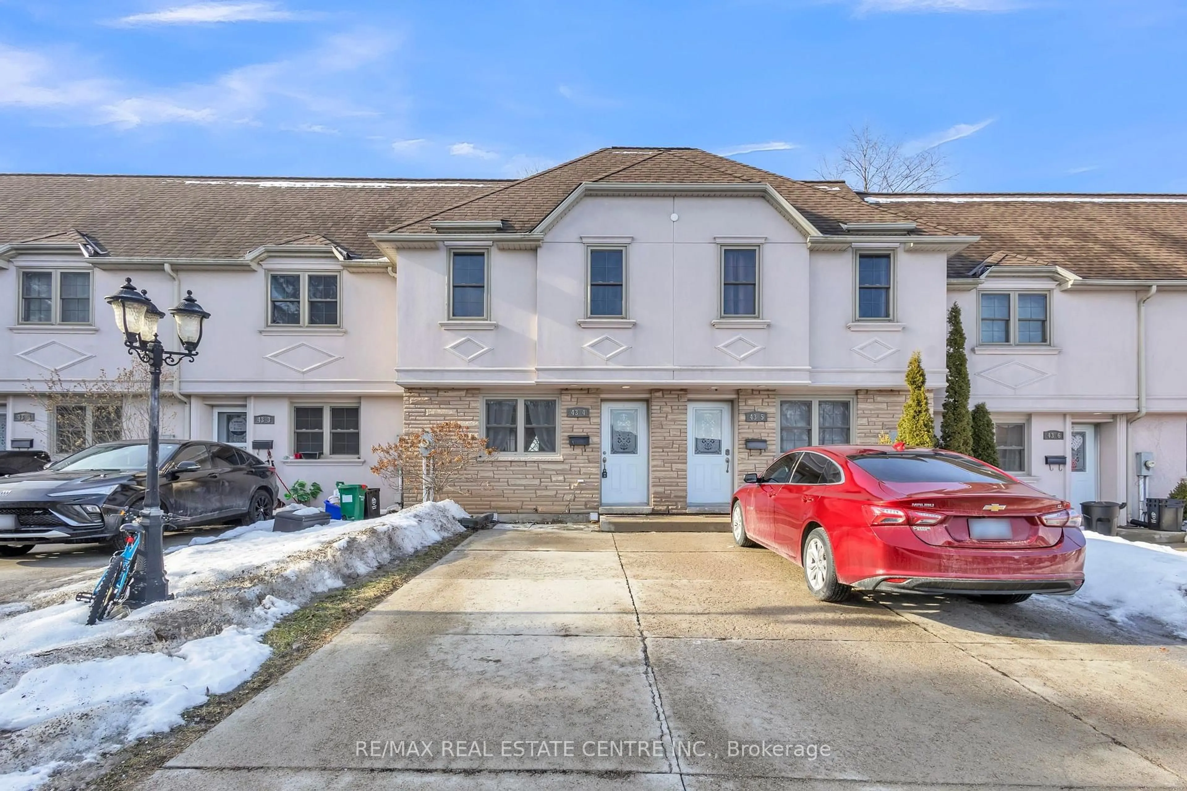 A pic from outside/outdoor area/front of a property/back of a property/a pic from drone, street for 43 Blandford St #4, Woodstock Ontario N4S 7H7