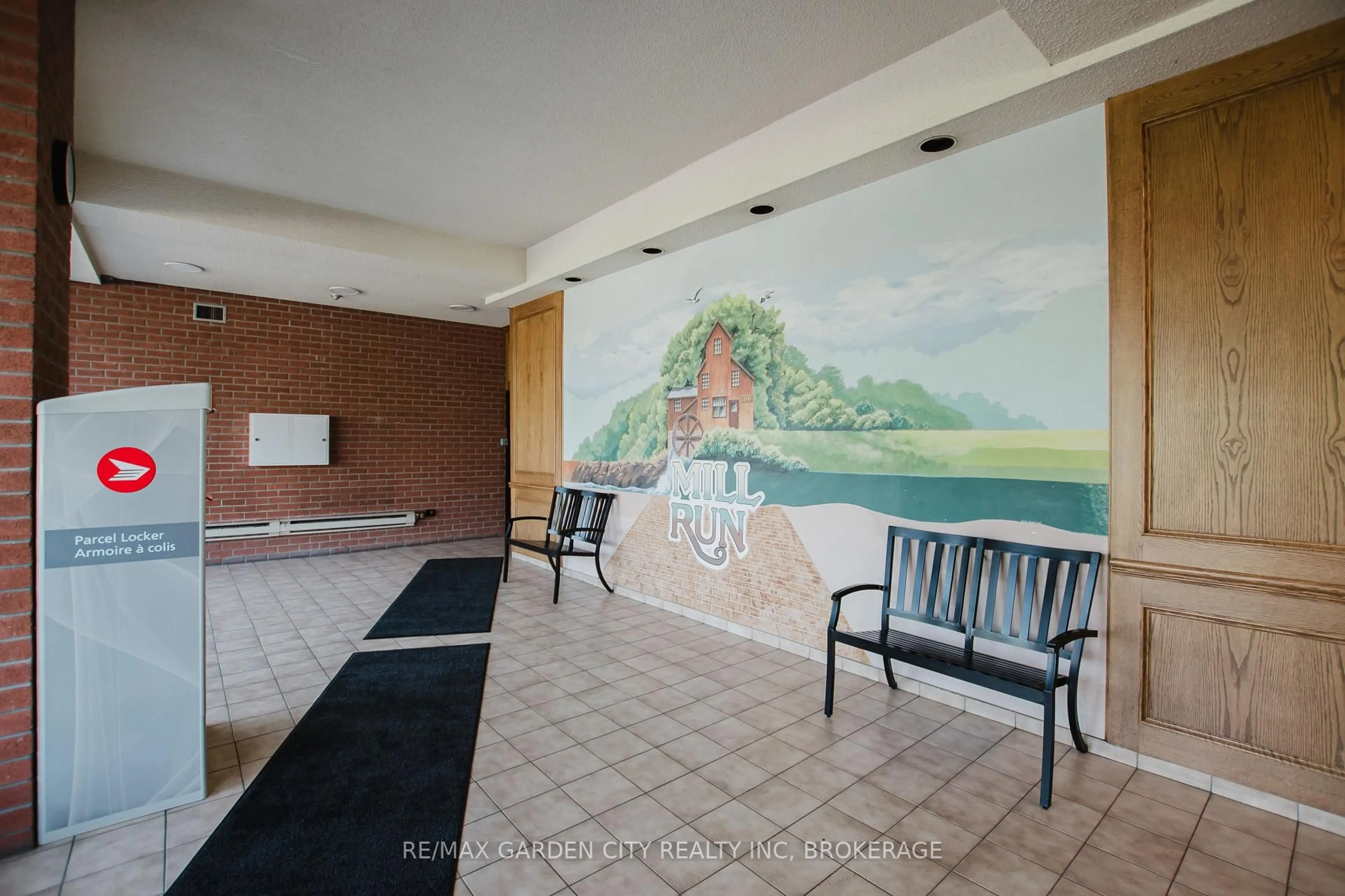 Lobby for 7 Gale Cres #307, St. Catharines Ontario L2R 7M8