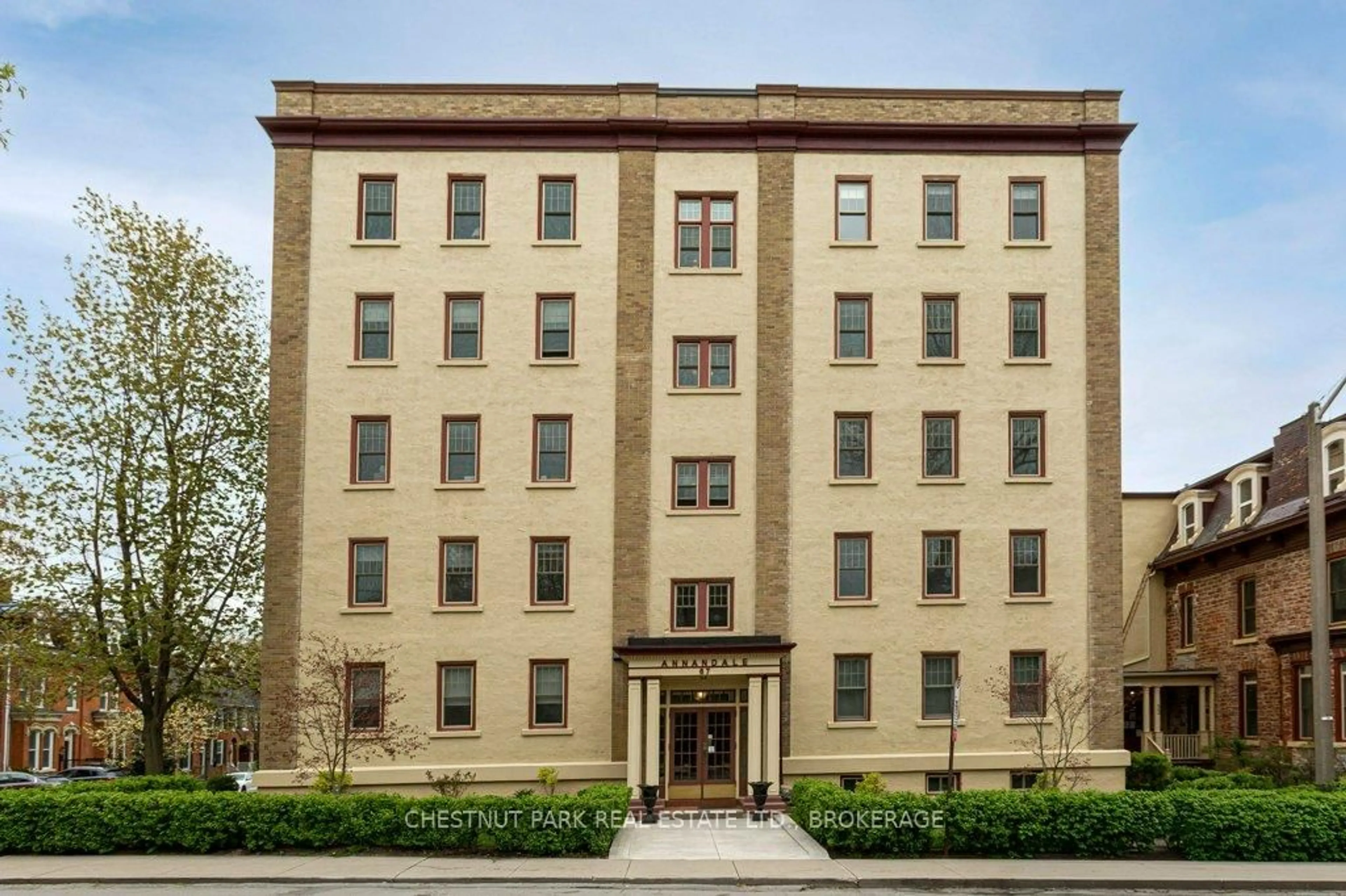 Indoor foyer for 67 Sydenham St #305, Kingston Ontario K7L 3H2