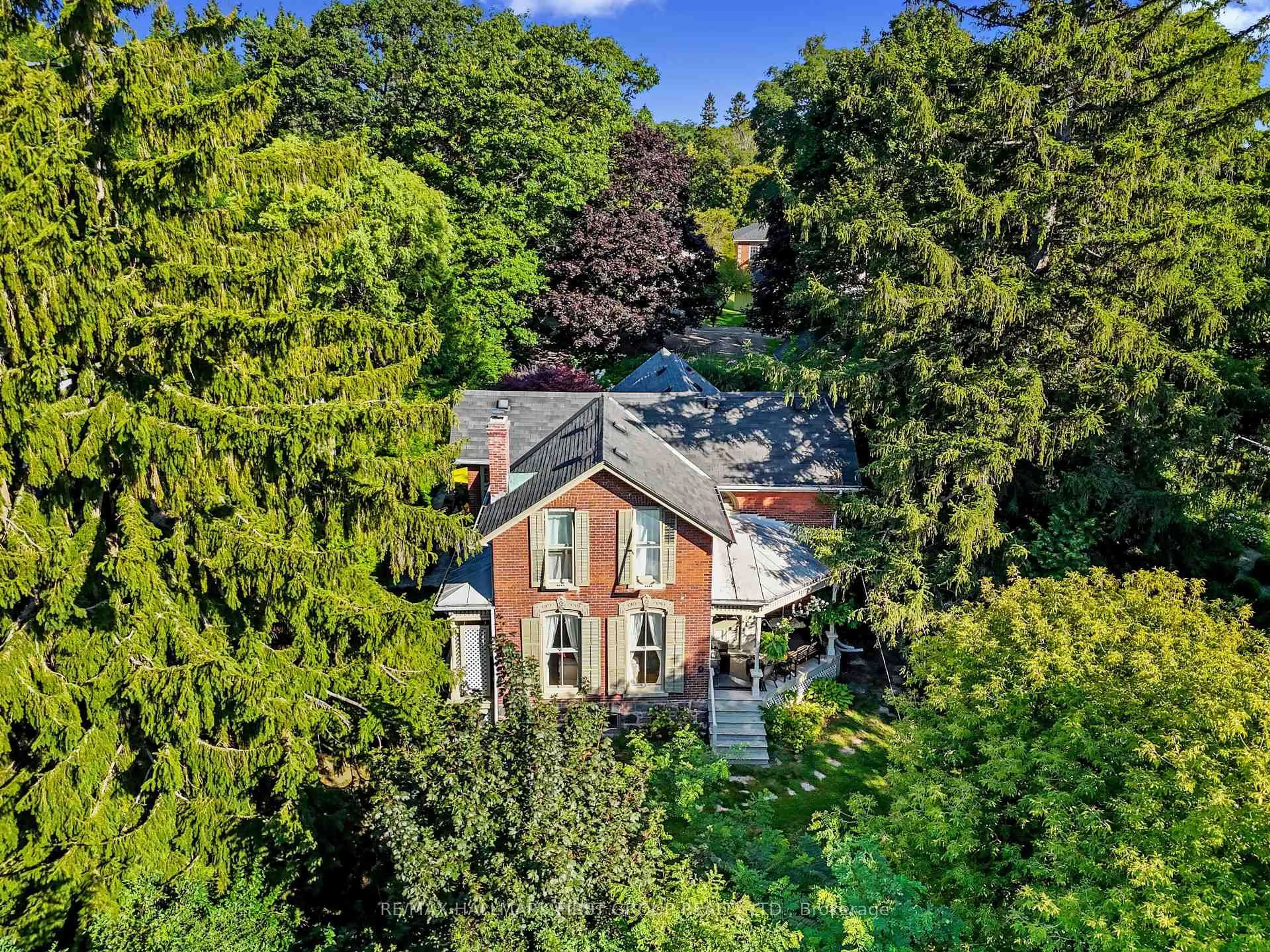 A pic from outside/outdoor area/front of a property/back of a property/a pic from drone, unknown for 30 Bruton St, Port Hope Ontario L1A 1T9