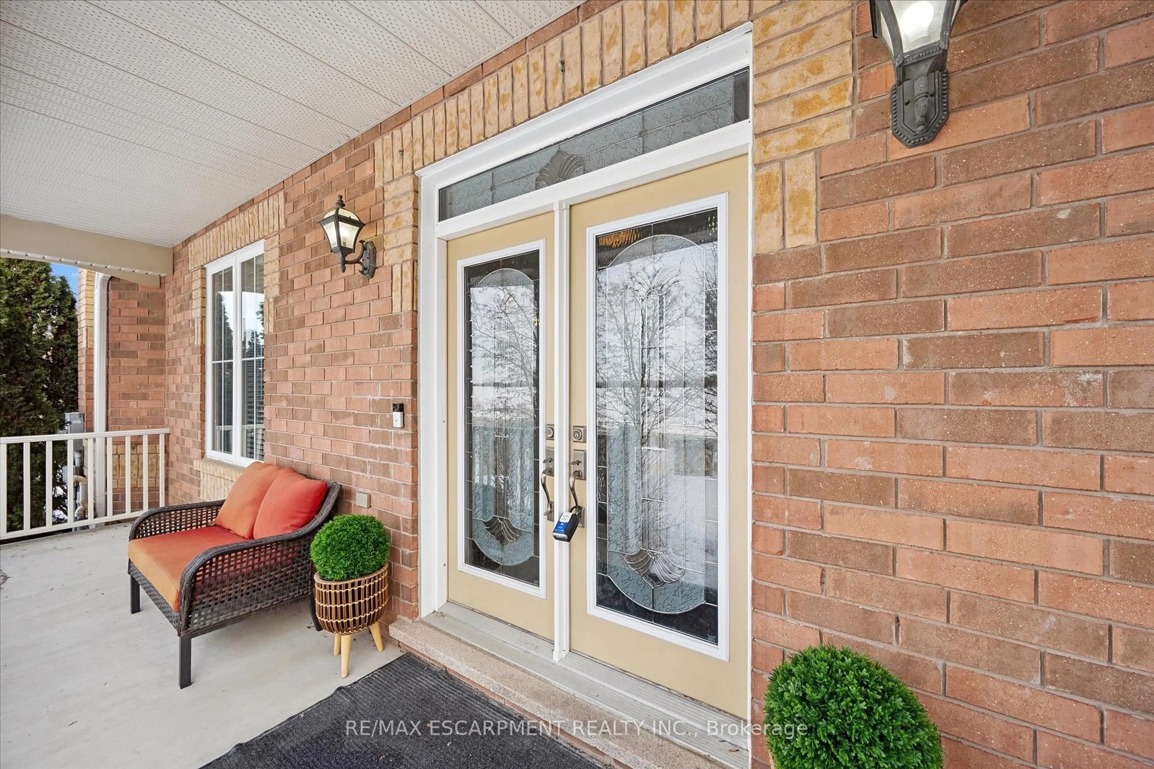 Indoor entryway for 367 Baldwin Dr, Cambridge Ontario N3C 0C2