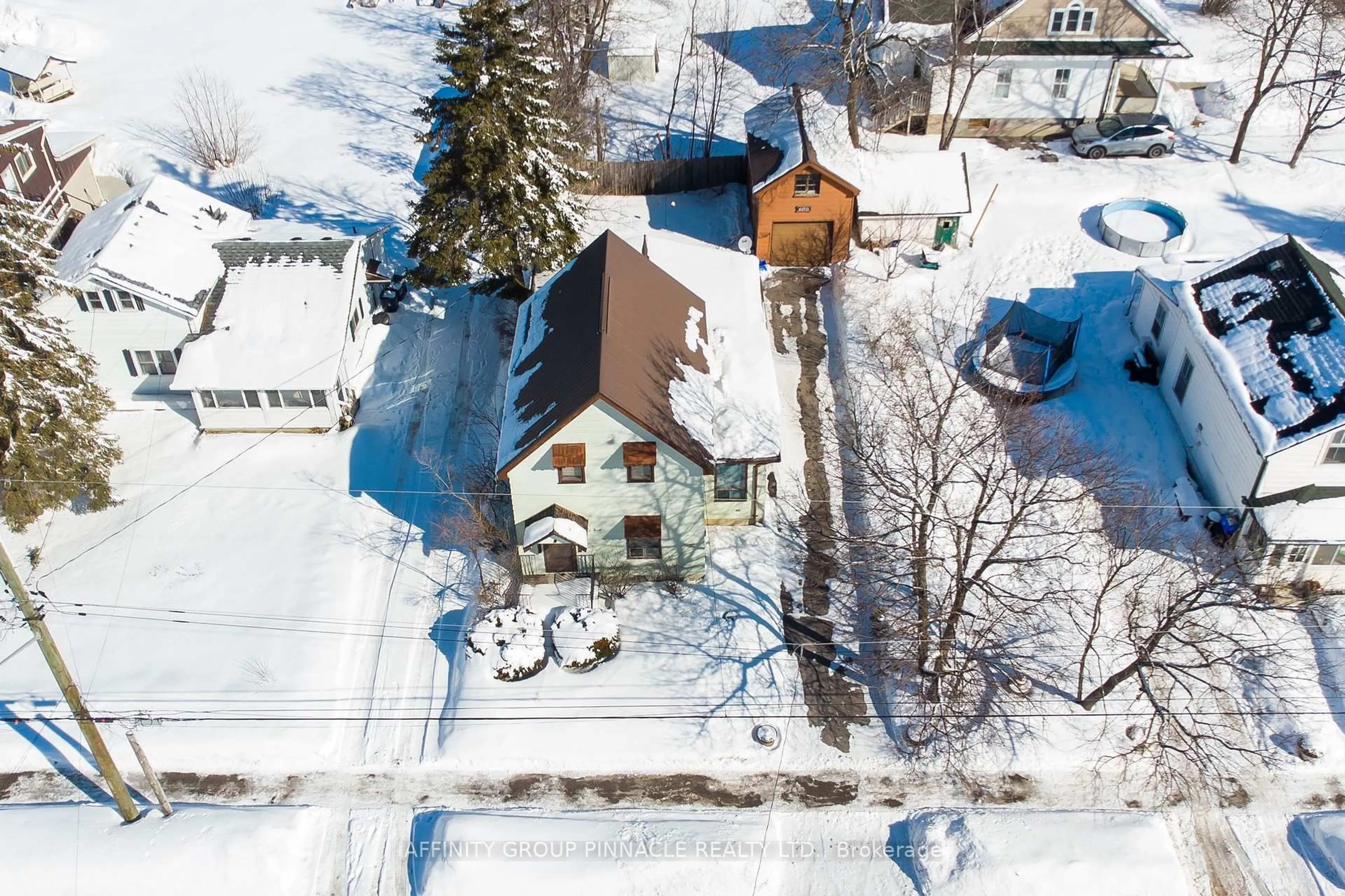 A pic from outside/outdoor area/front of a property/back of a property/a pic from drone, street for 58 Bond St, Kawartha Lakes Ontario K0M 1N0