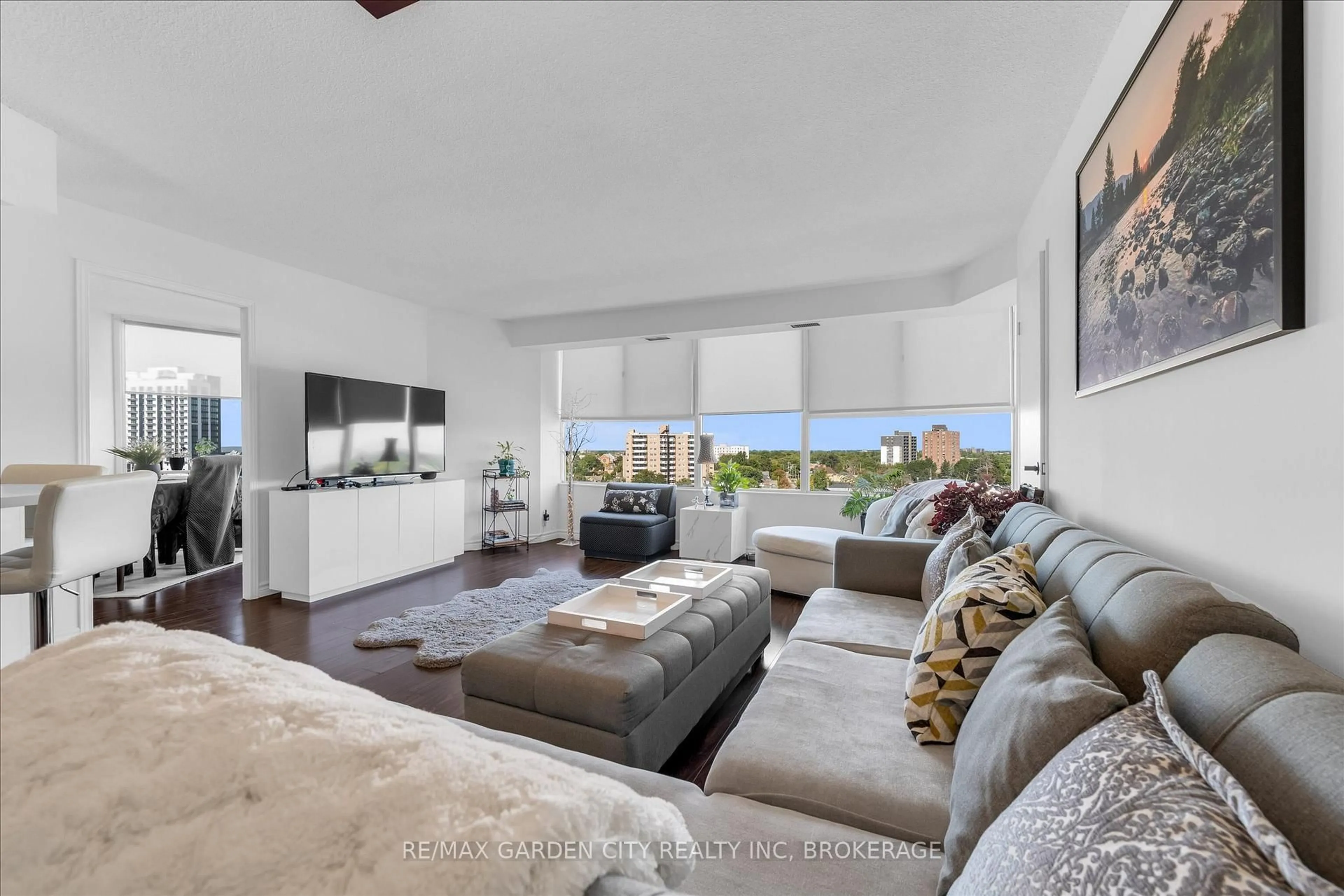 Living room with furniture, unknown for 7 Gale Cres #1111, St. Catharines Ontario L2R 7M8