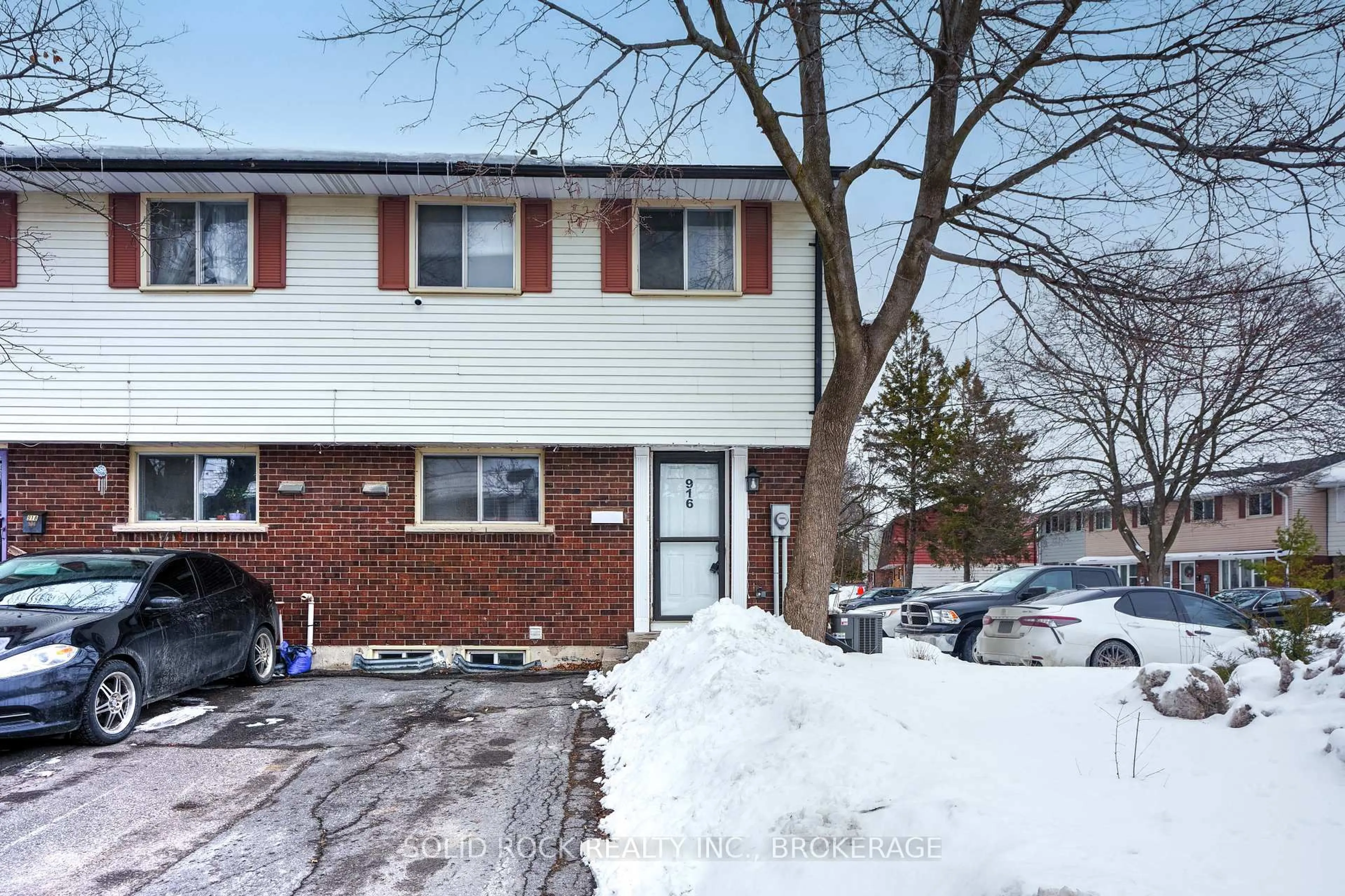 Unknown for 916 Oakview Ave, Kingston Ontario K7M 6V6