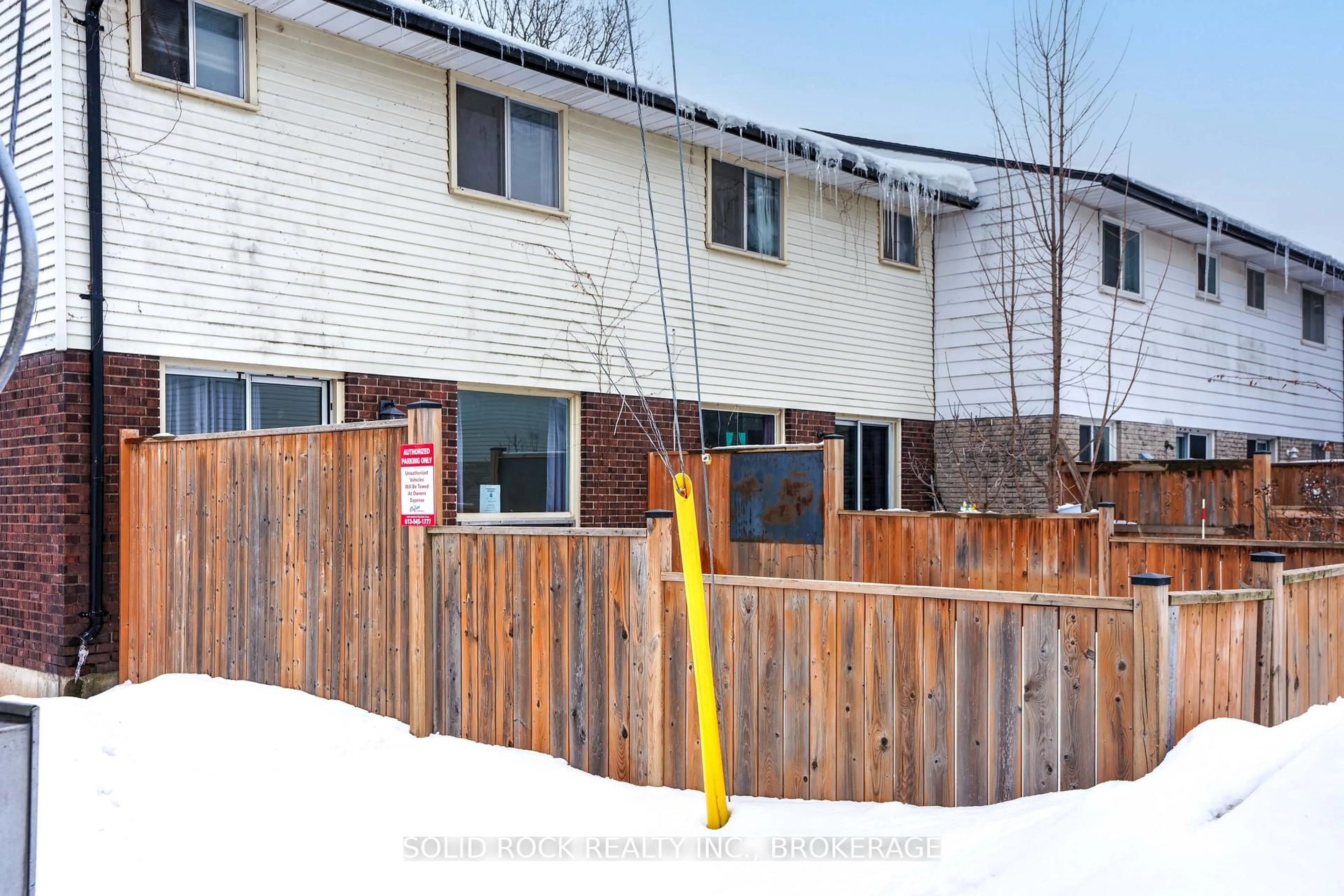 Patio, unknown for 916 Oakview Ave, Kingston Ontario K7M 6V6