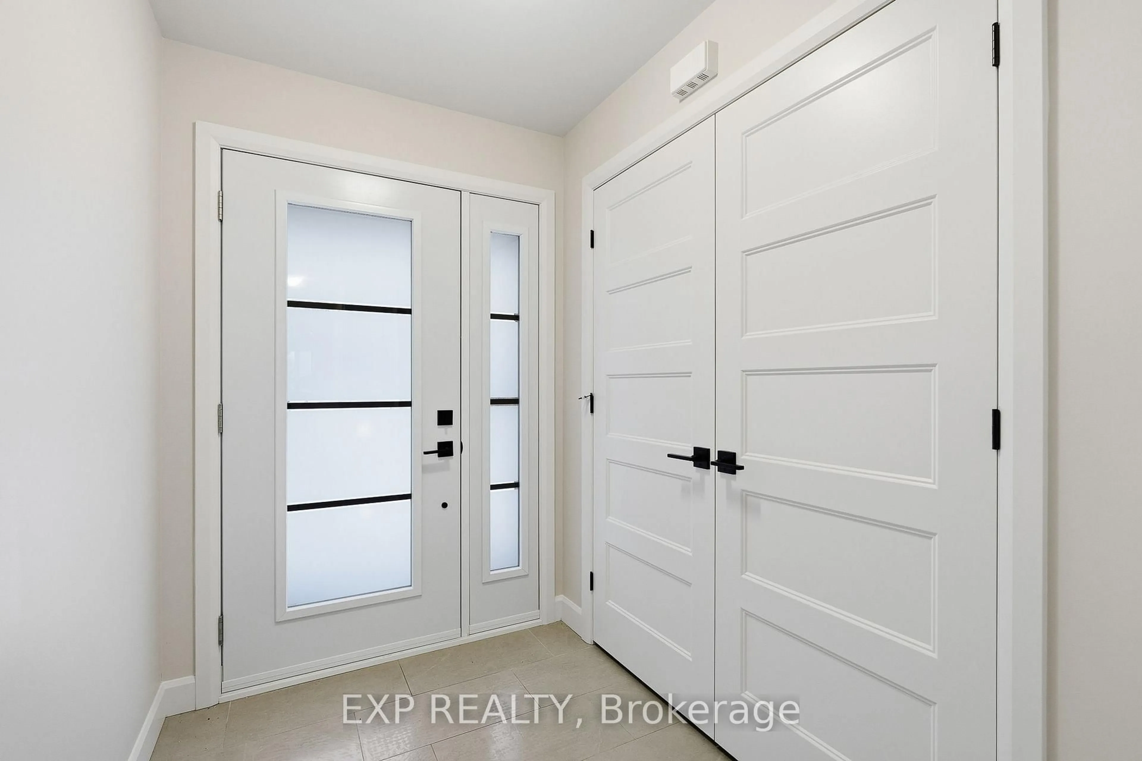 Indoor entryway for 118 Lorie St, The Nation Ontario K0A 2M0