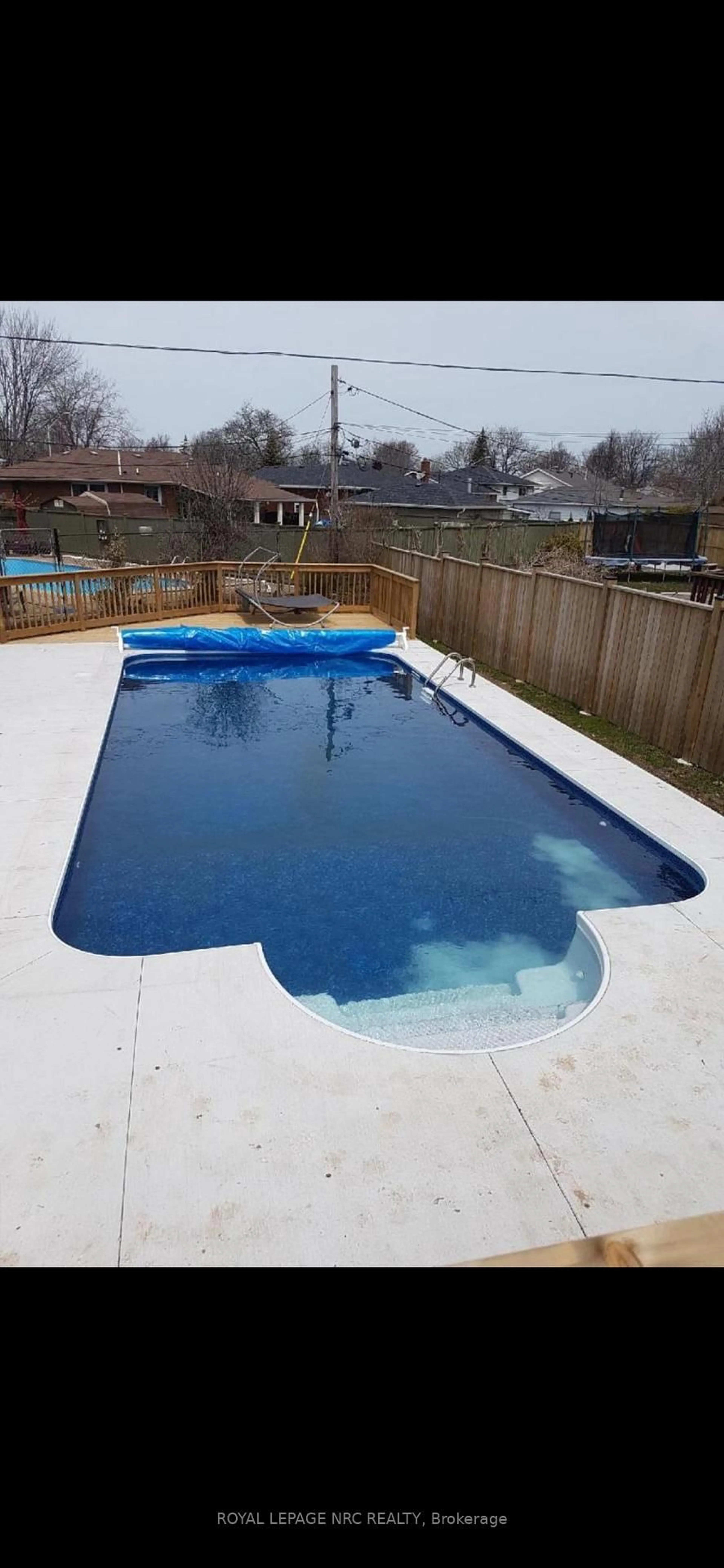 Pool for 4001 WEINBRENNER Rd, Niagara Falls Ontario L2G 7X9