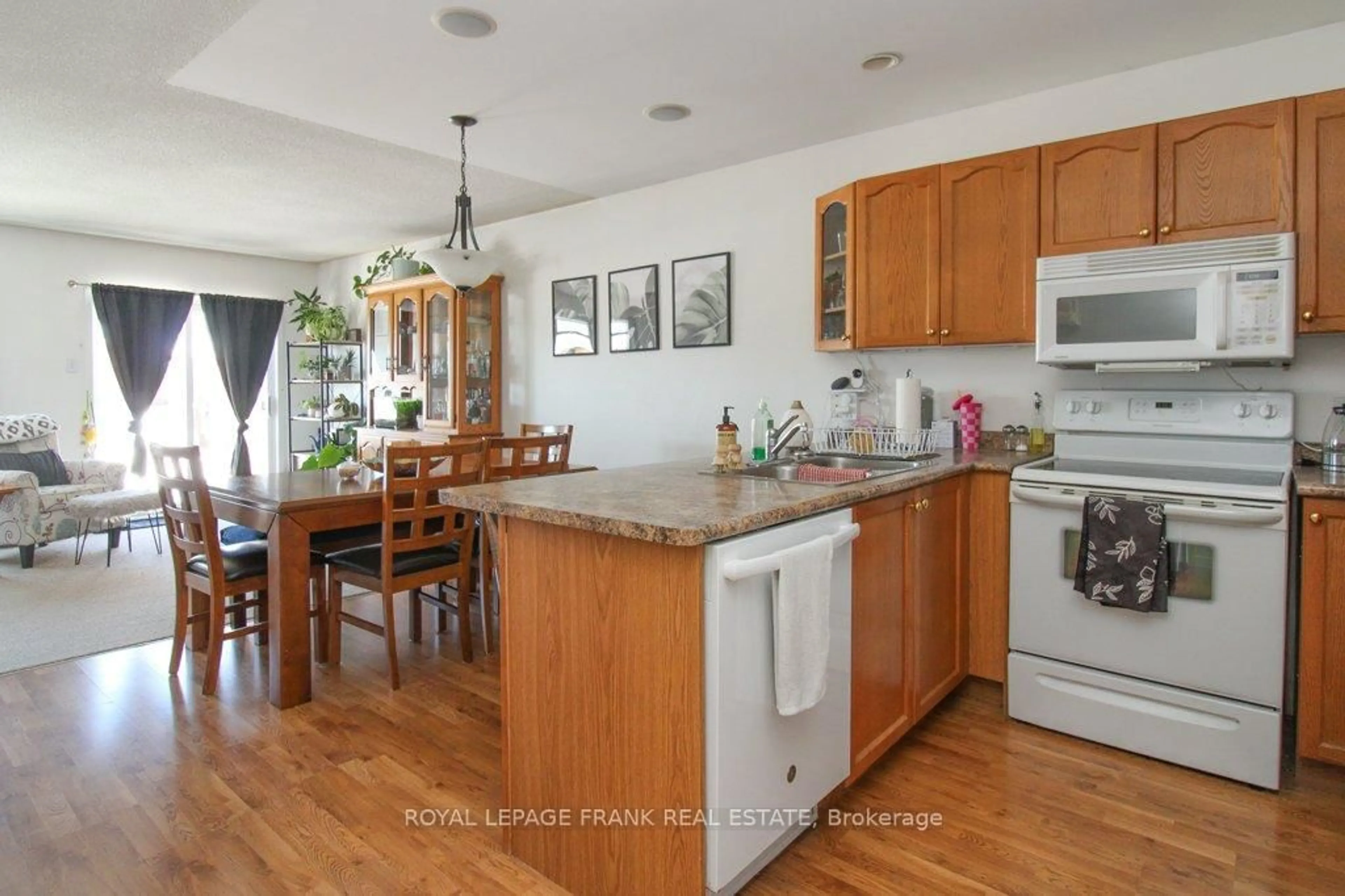 Open concept kitchen, unknown for 416 Abound Cres, Peterborough Ontario K9J 8S2