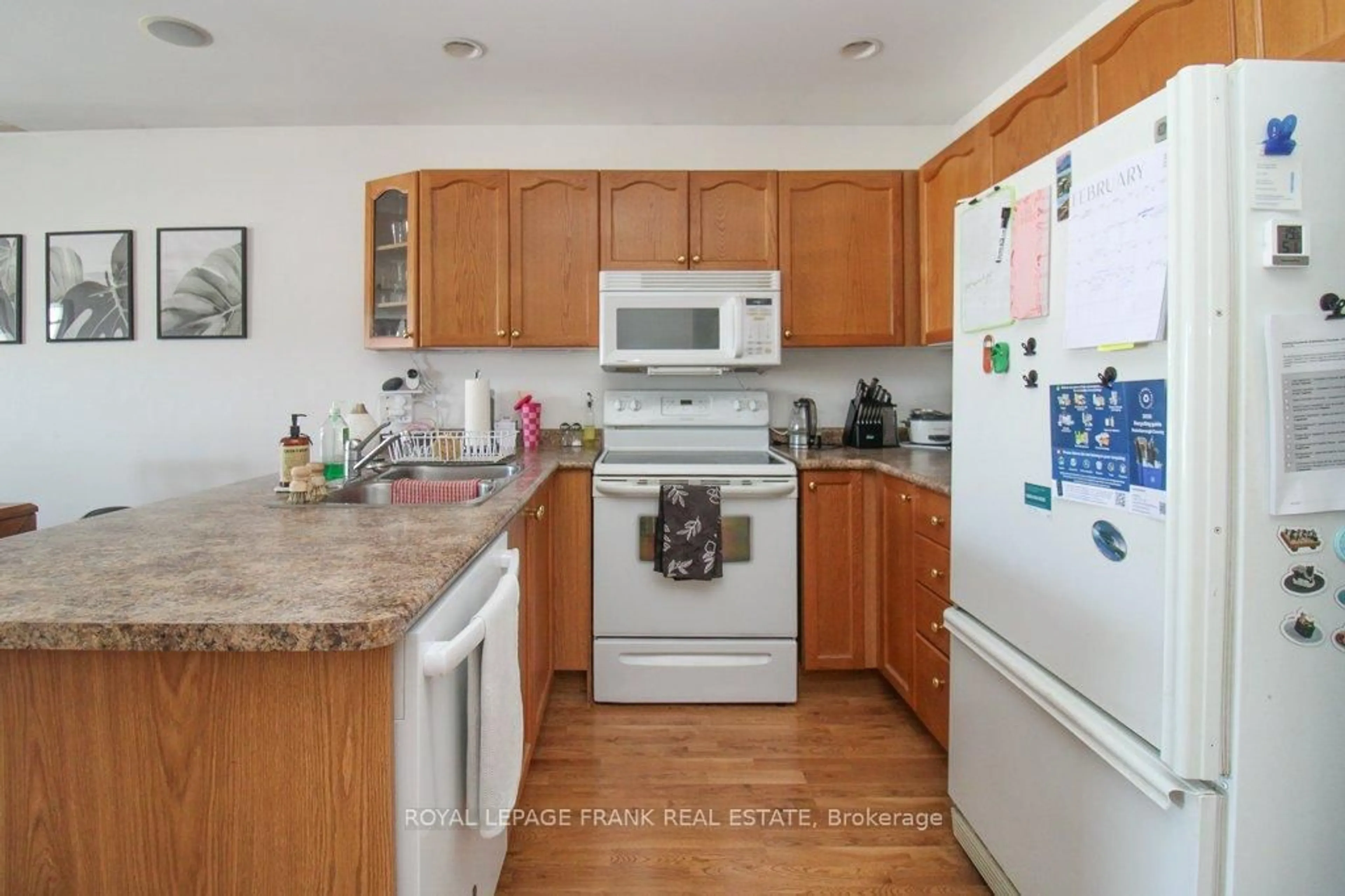 Standard kitchen, unknown for 416 Abound Cres, Peterborough Ontario K9J 8S2