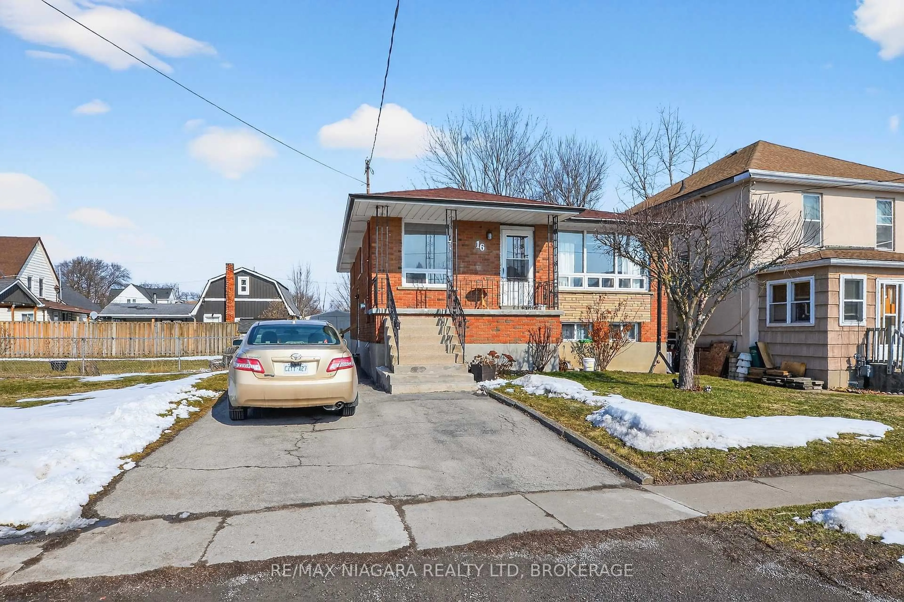 Home with brick exterior material, street for 16 Cross St, Port Colborne Ontario L3K 1K9