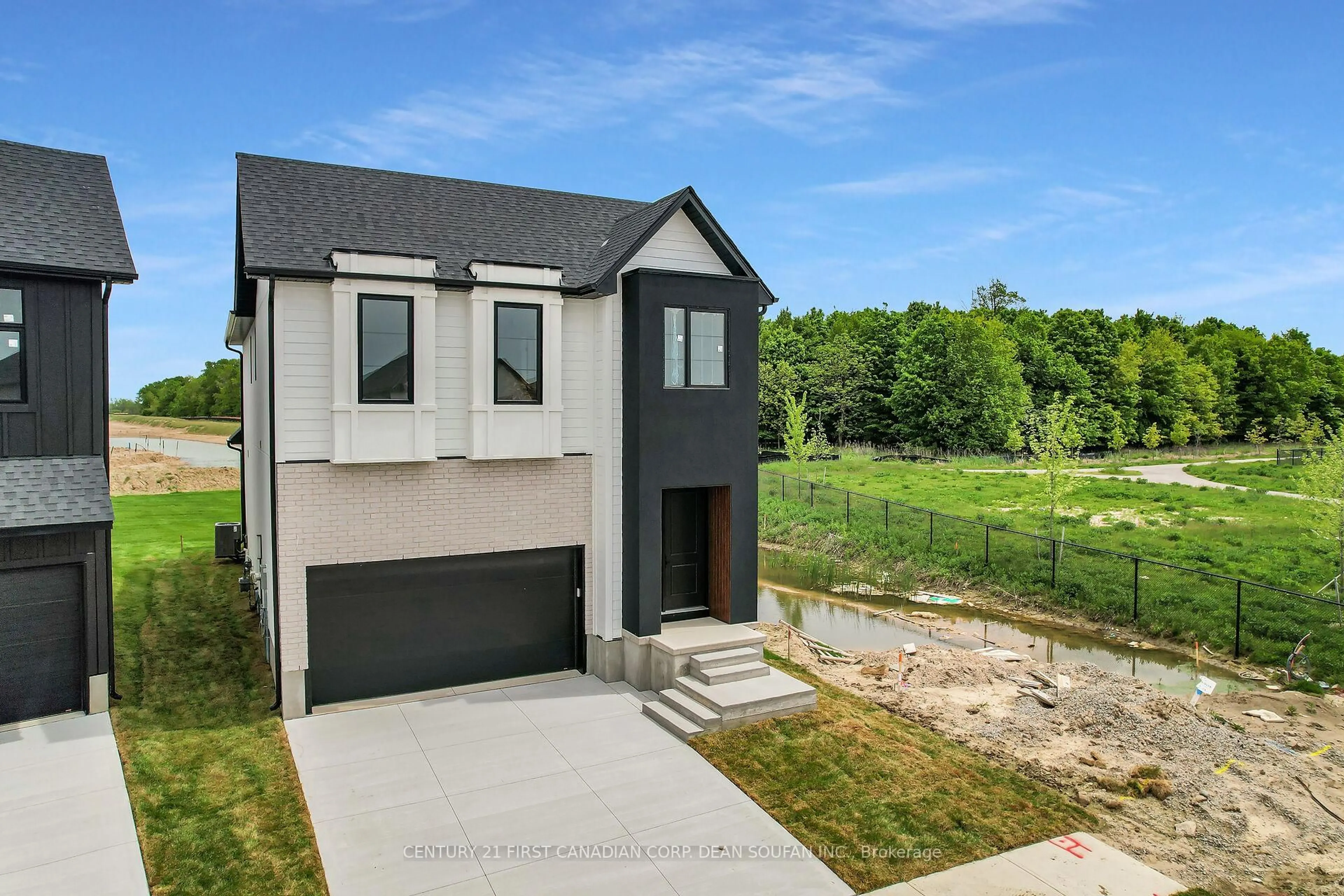 A pic from outside/outdoor area/front of a property/back of a property/a pic from drone, street for 4068 BIG LEAF Tr, London South Ontario N6P 0K2