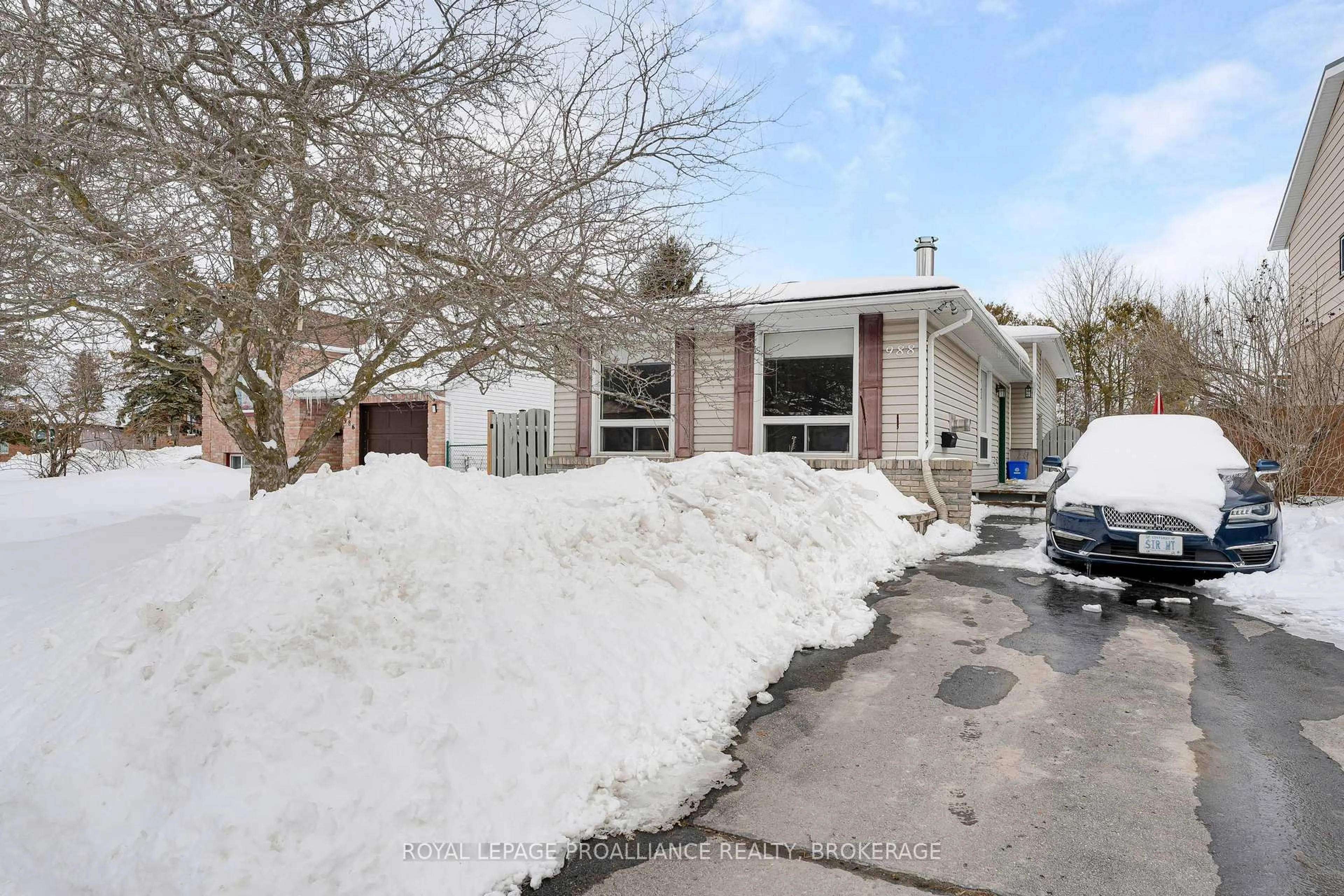 Unknown for 988 Pinewood Pl, Kingston Ontario K7P 1L5