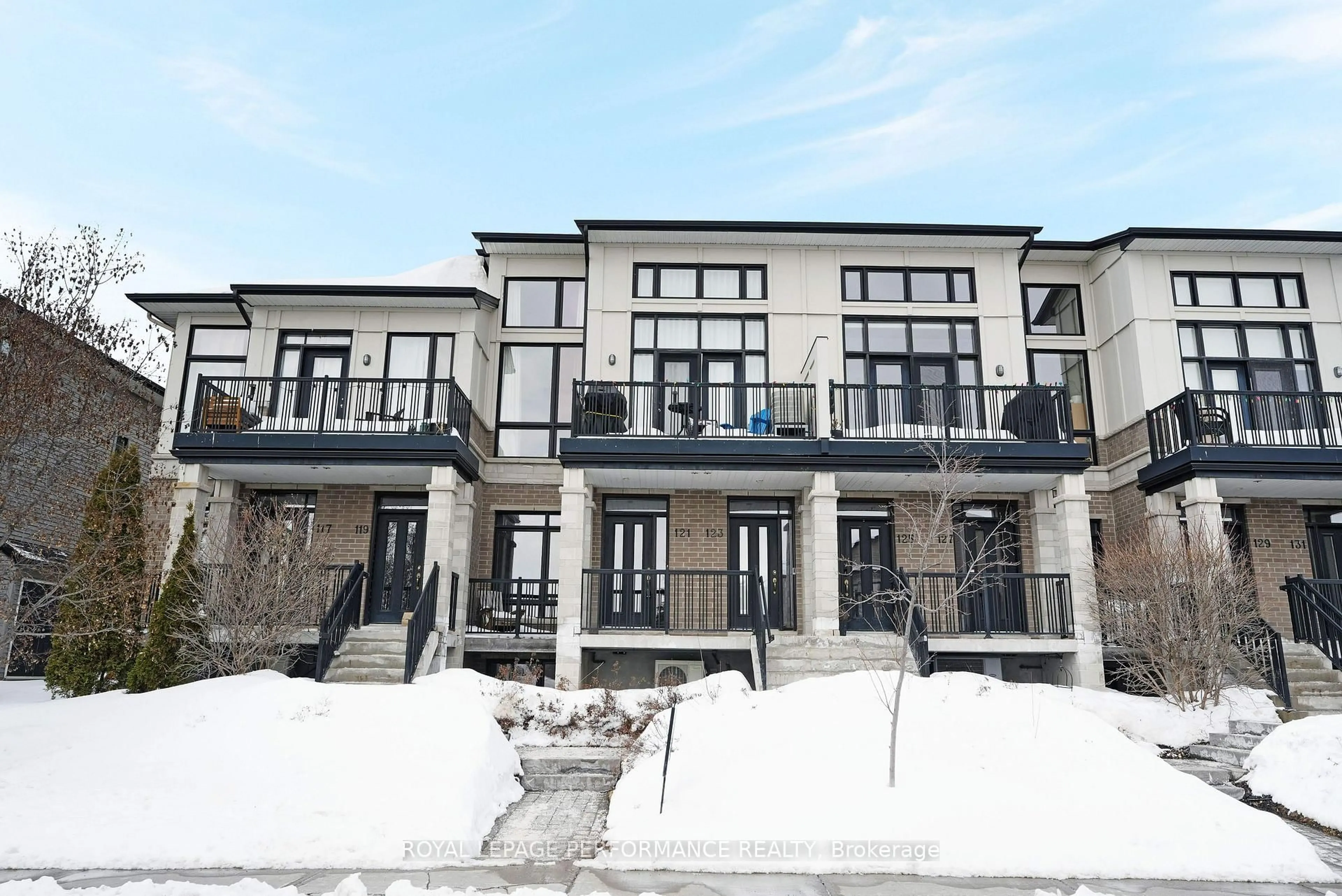 Patio, building for 121 Poplin St #53, Ottawa Ontario K4M 0G7