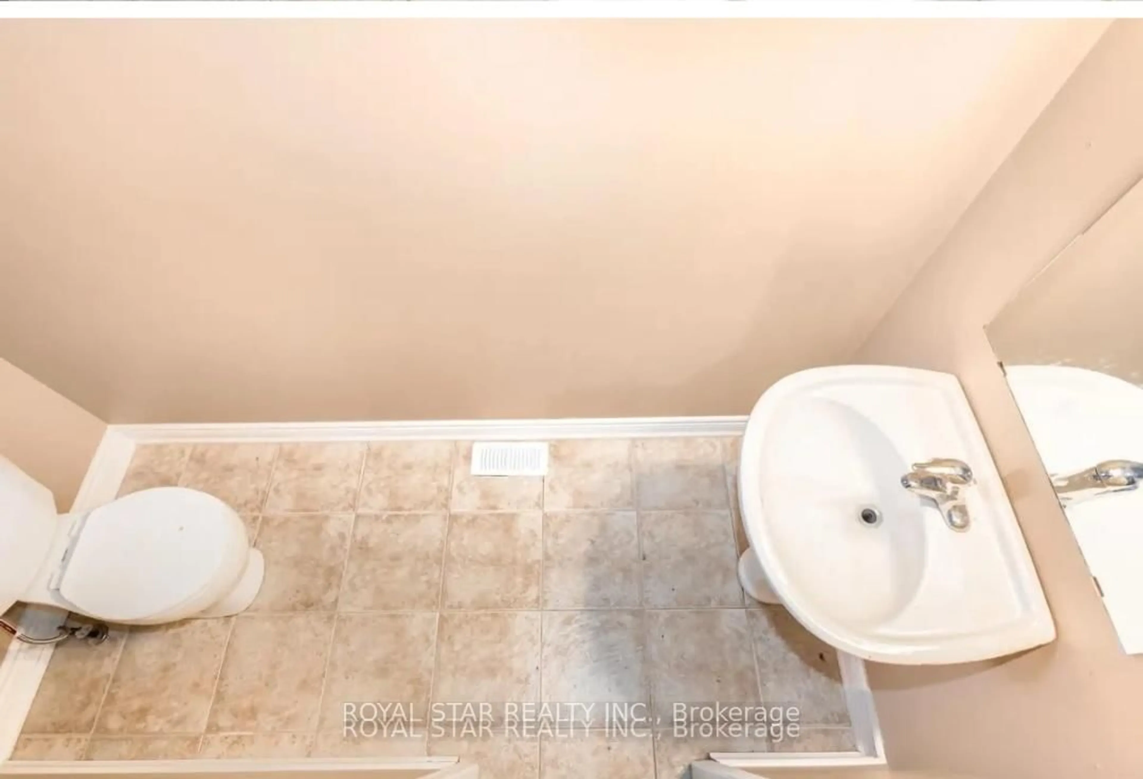 Standard bathroom, ceramic/tile floor for 86 Meadowwood Cres, Hamilton Ontario L8J 3Z8