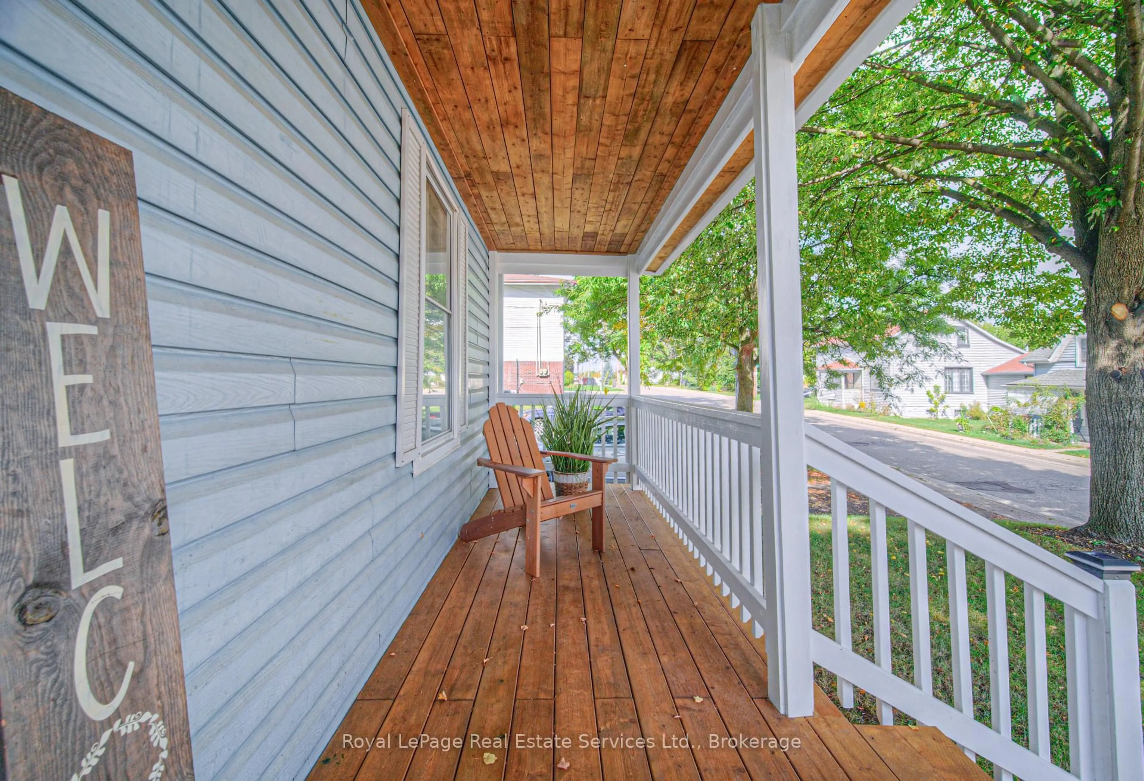 Patio, street for 92 Adam St, Cambridge Ontario N3C 2K6