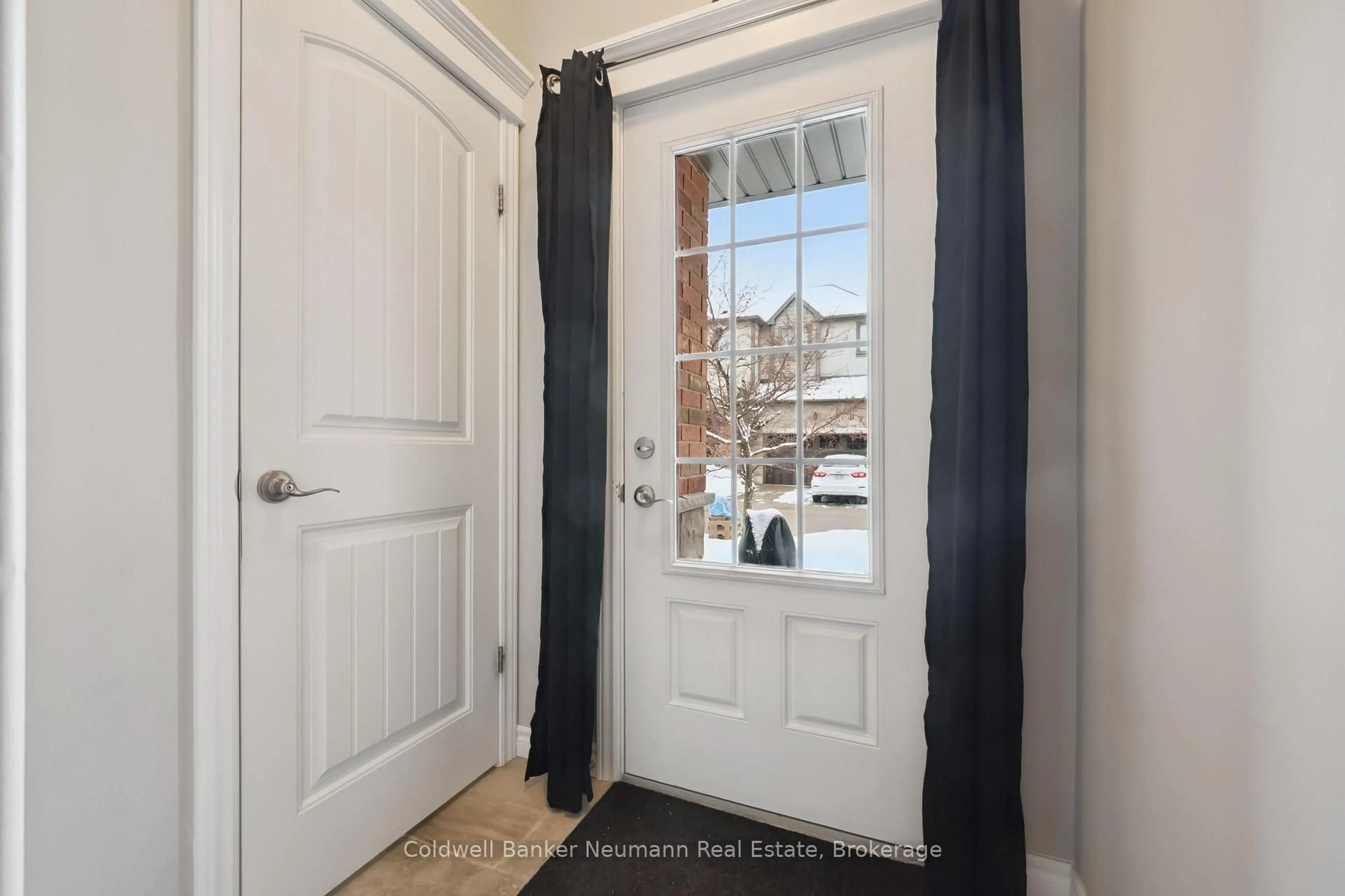 Indoor entryway for 146 Downey Rd #28, Guelph Ontario N1C 0A2