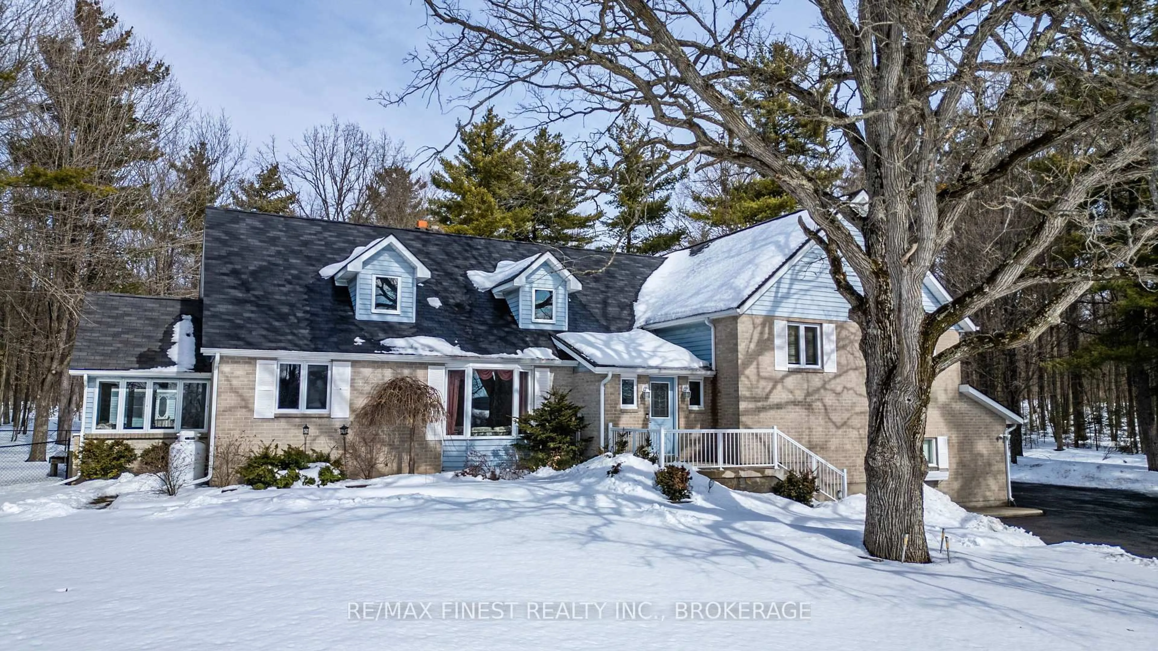 A pic from outside/outdoor area/front of a property/back of a property/a pic from drone, street for 3088 Orser Rd, Mcdonalds Corners Ontario K0H 1M0