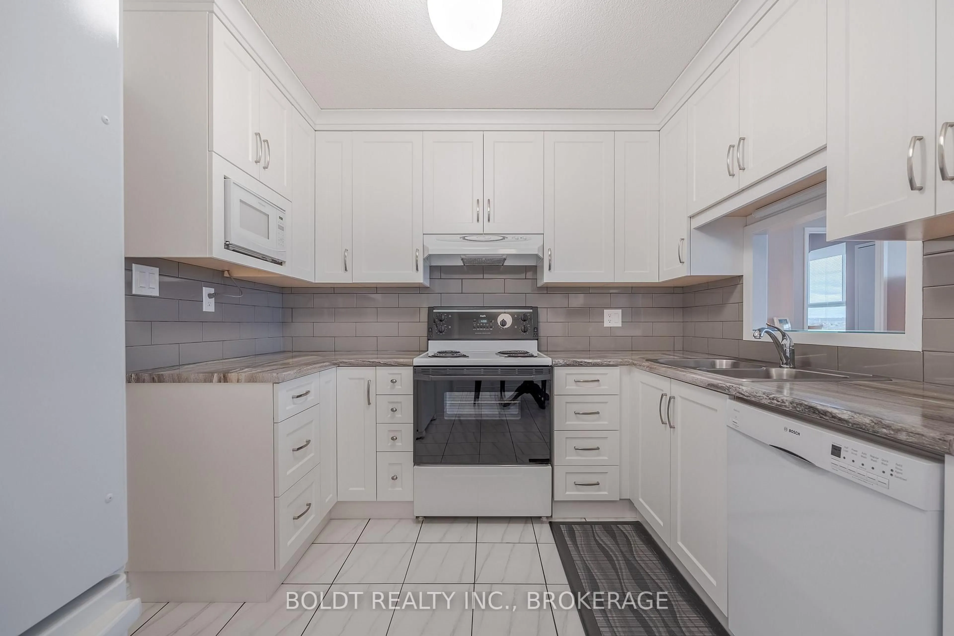 Standard kitchen, unknown for 7 Gale Cres #604, St. Catharines Ontario L2R 7M8