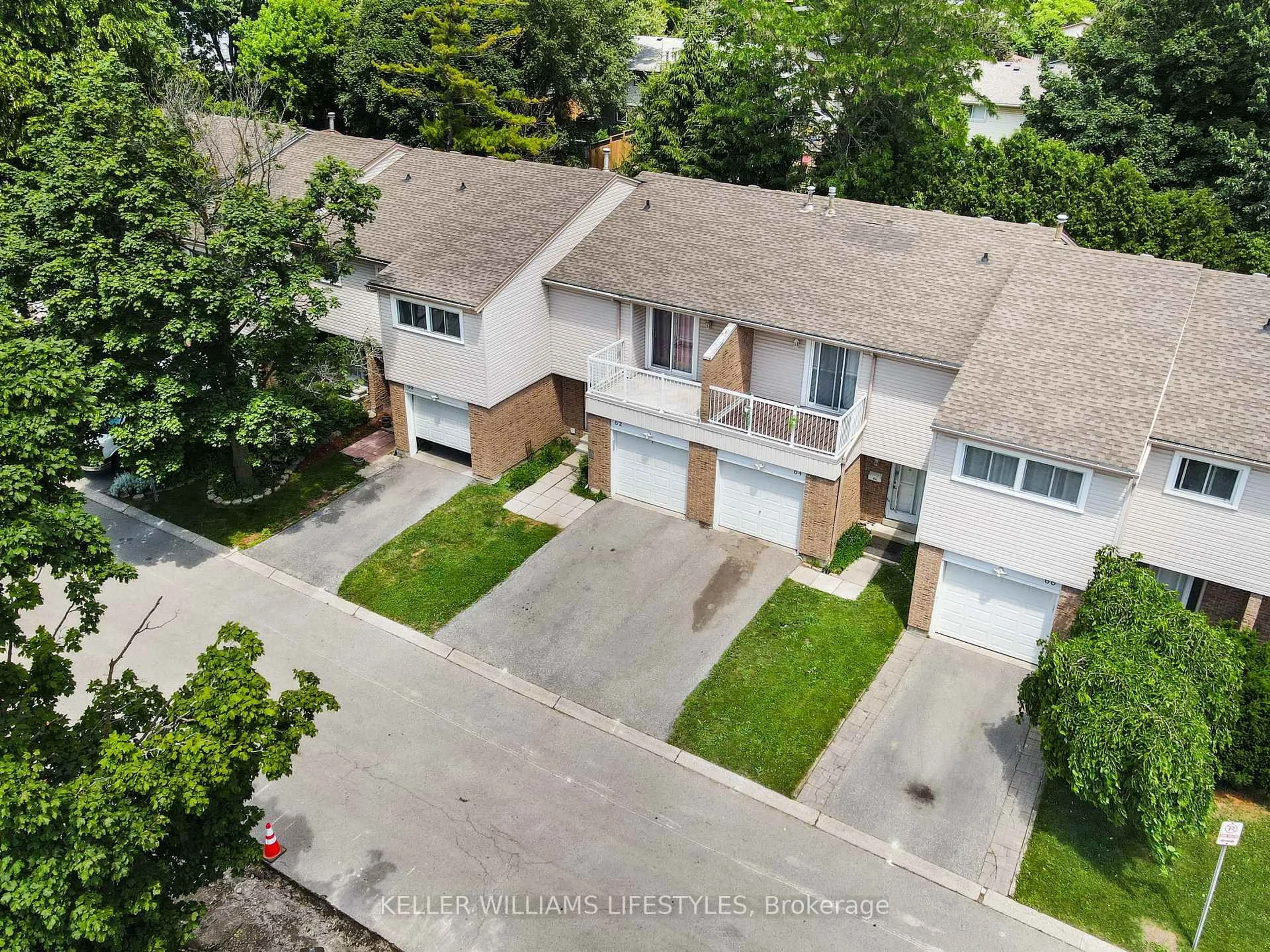 A pic from outside/outdoor area/front of a property/back of a property/a pic from drone, street for 500 Osgoode Dr #62, London South Ontario N6E 2G9