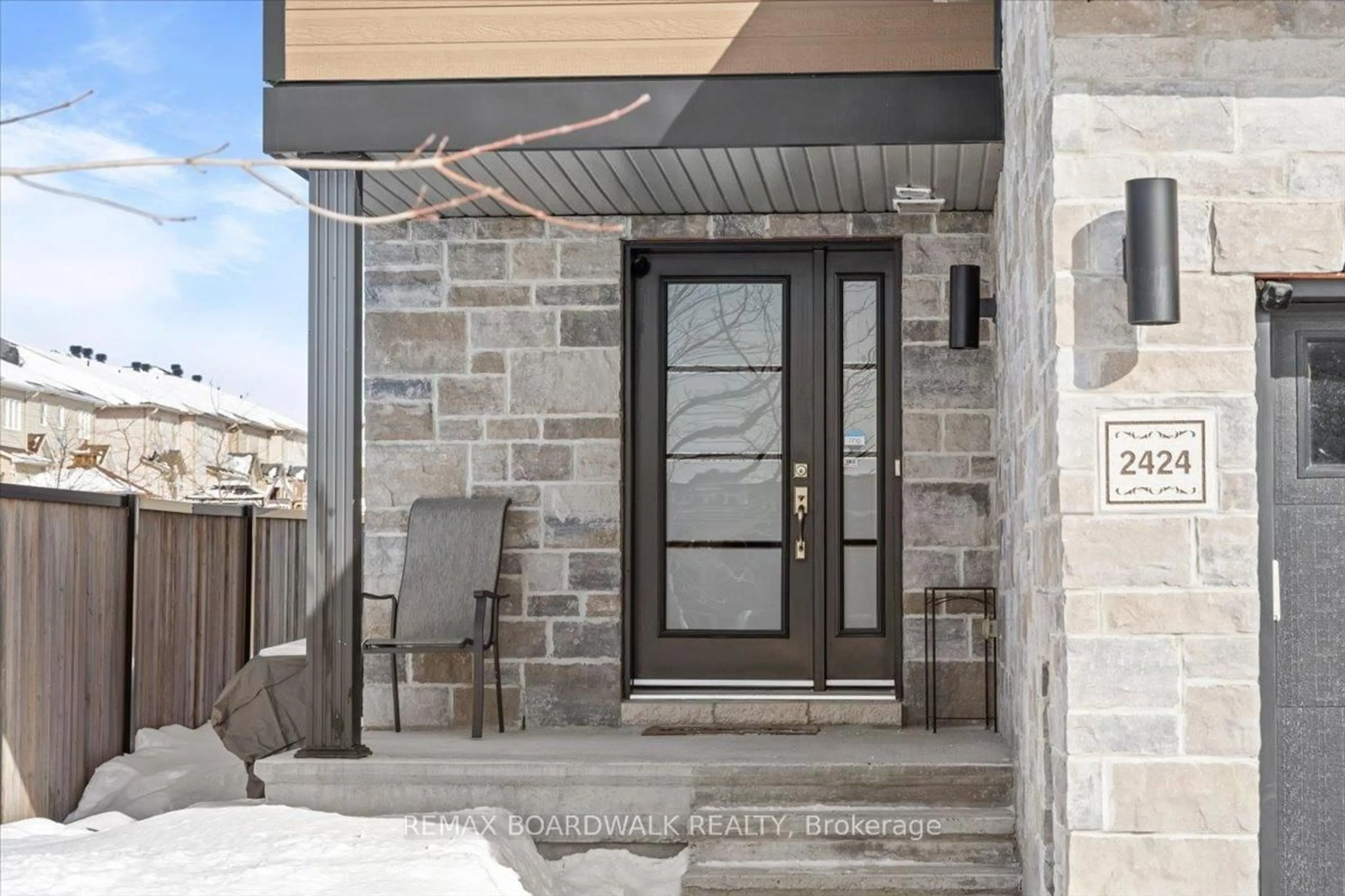 Indoor entryway for 2424 Marble Cres, Clarence-Rockland Ontario K4K 1P6