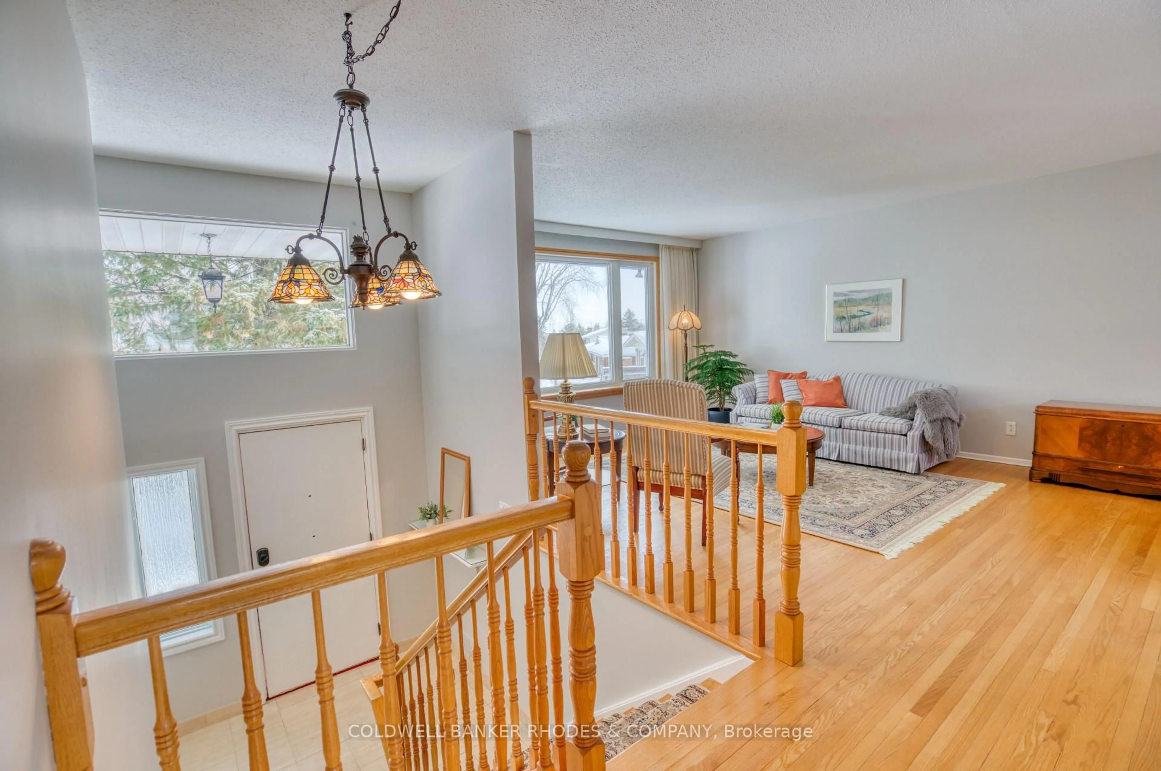 Unknown for 1858 Sharel Dr, Ottawa Ontario K1H 6W4