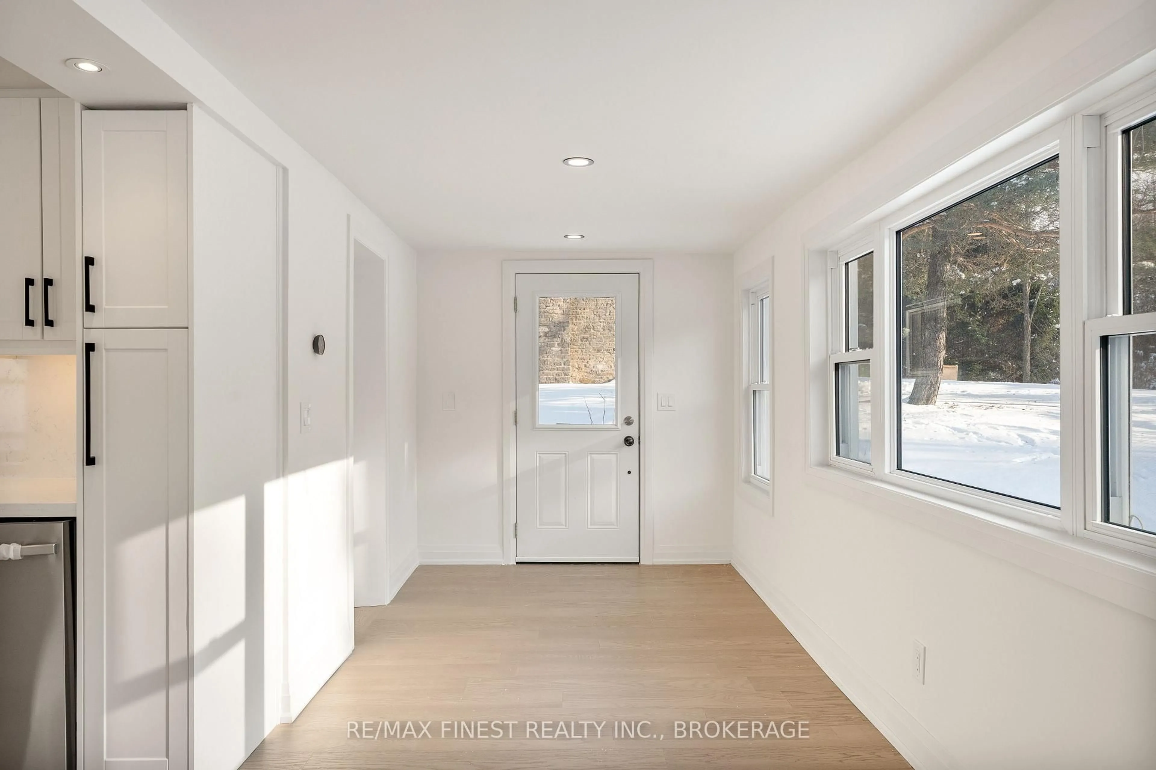 Indoor entryway for 6804 6th Concession Rd, Elizabethtown-Kitley Ontario K6V 5T5