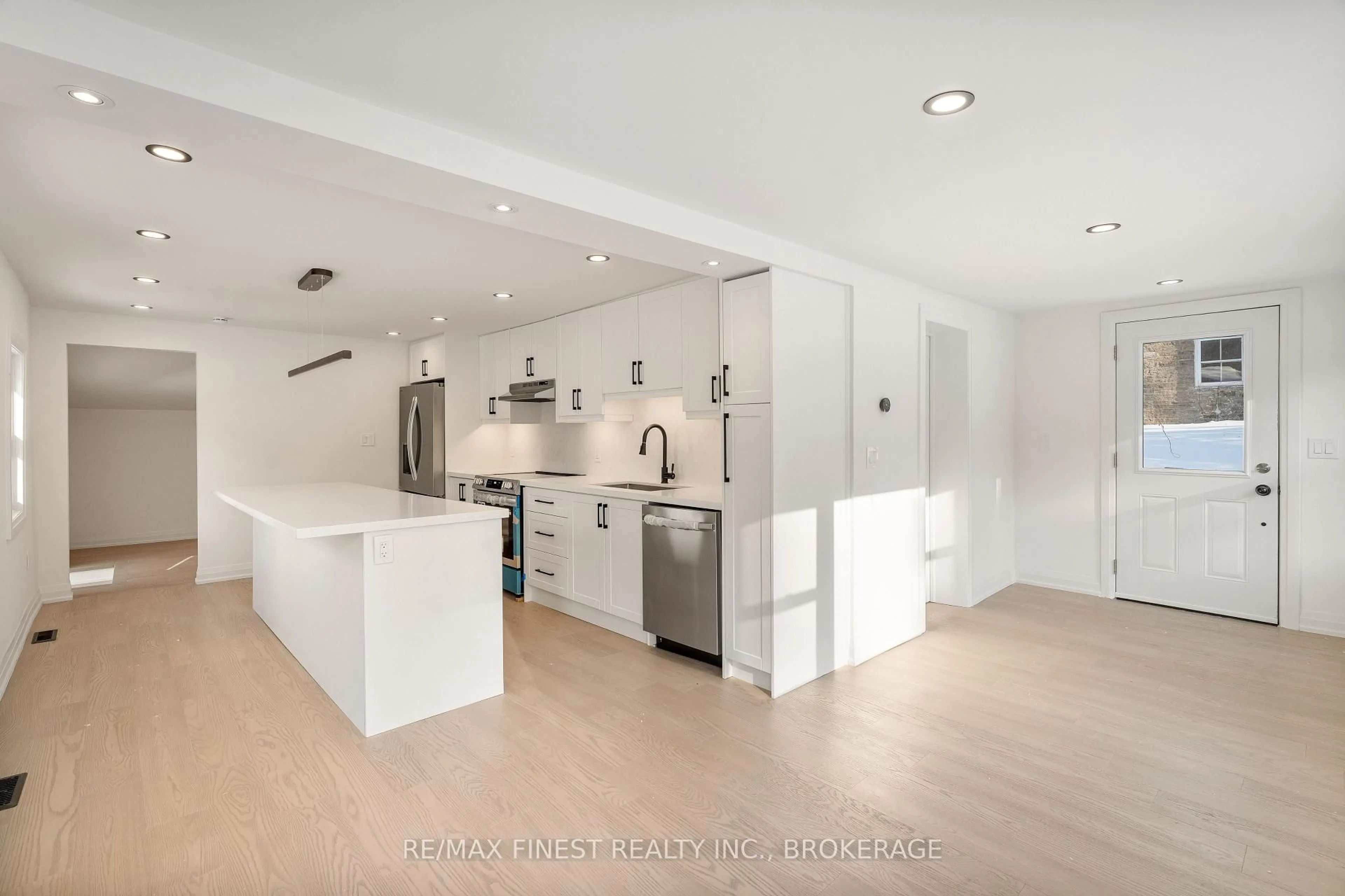 Open concept kitchen, ceramic/tile floor for 6804 6th Concession Rd, Elizabethtown-Kitley Ontario K6V 5T5