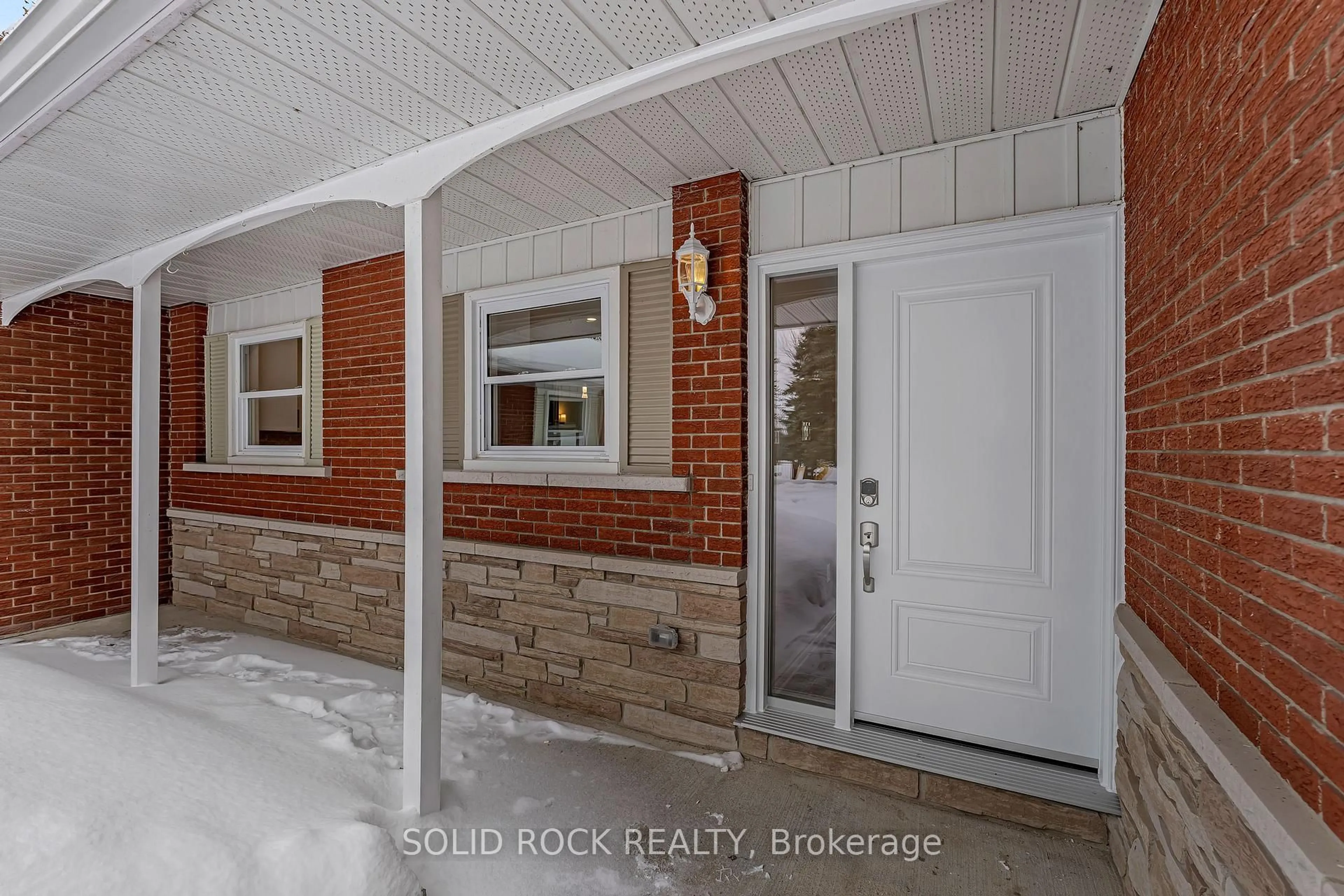 Indoor entryway for 3710 River Rd, North Grenville Ontario K4M 1B4