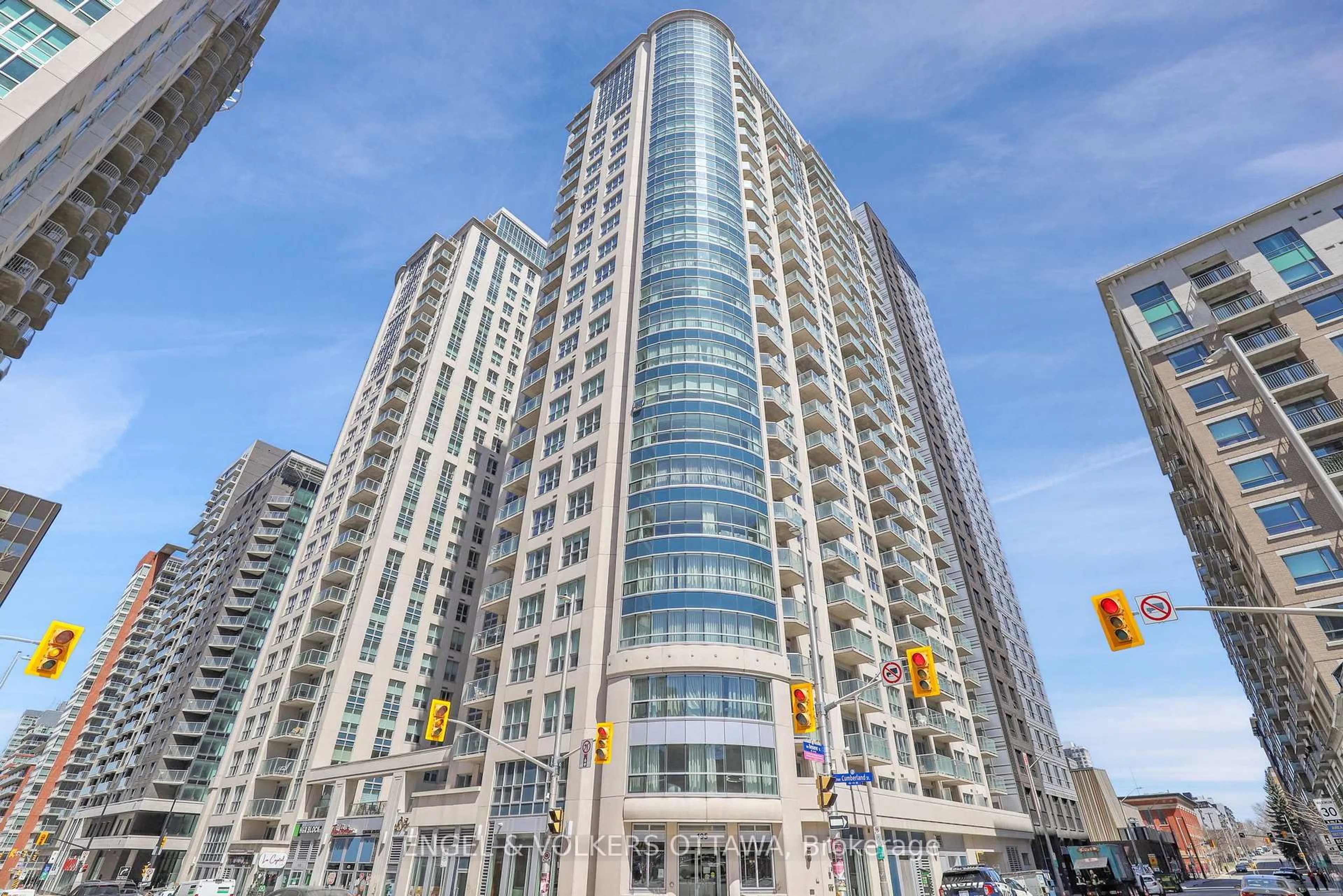 Indoor foyer for 195 Besserer St #202, Ottawa Ontario K1N 0B6