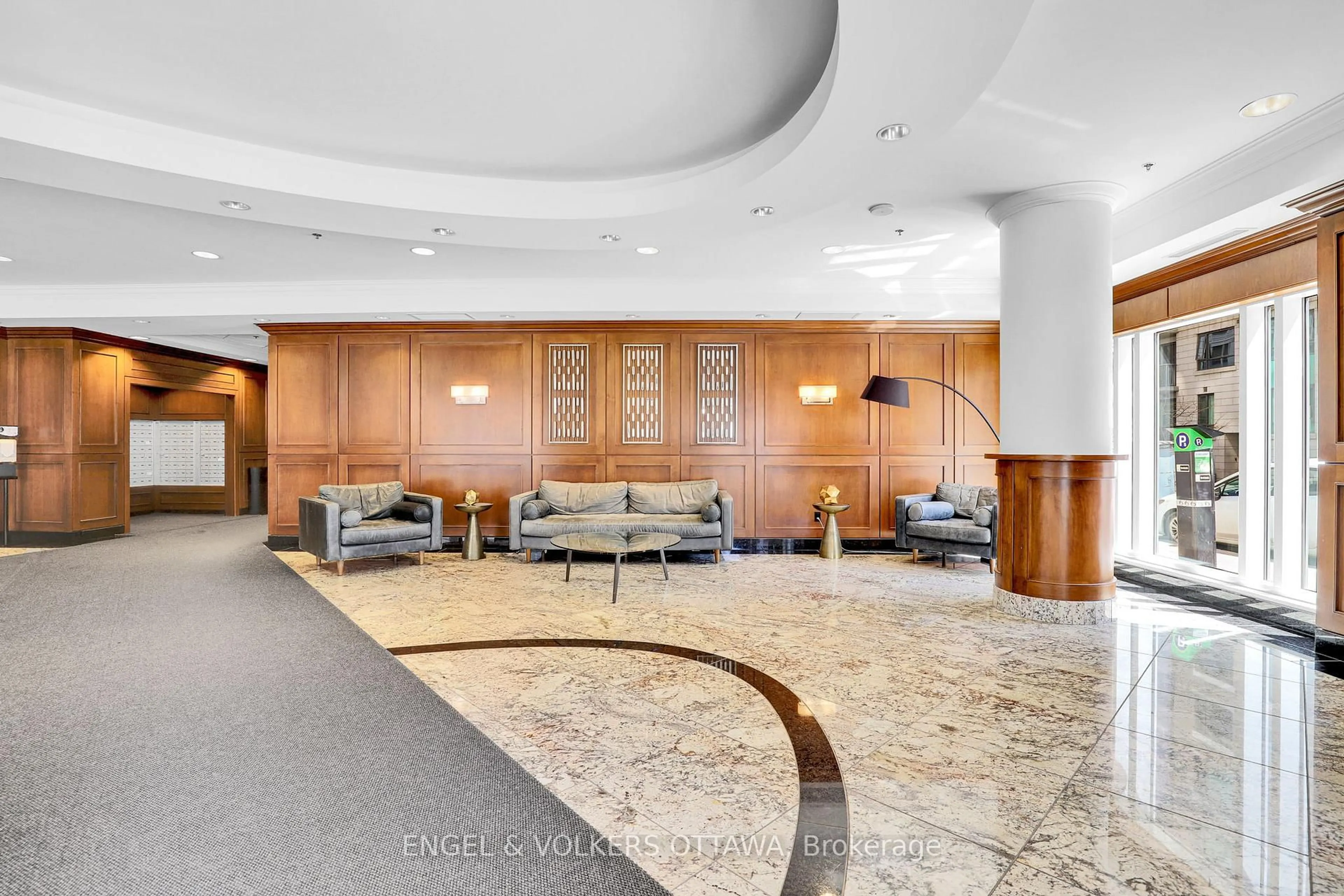 Lobby for 195 Besserer St #202, Ottawa Ontario K1N 0B6