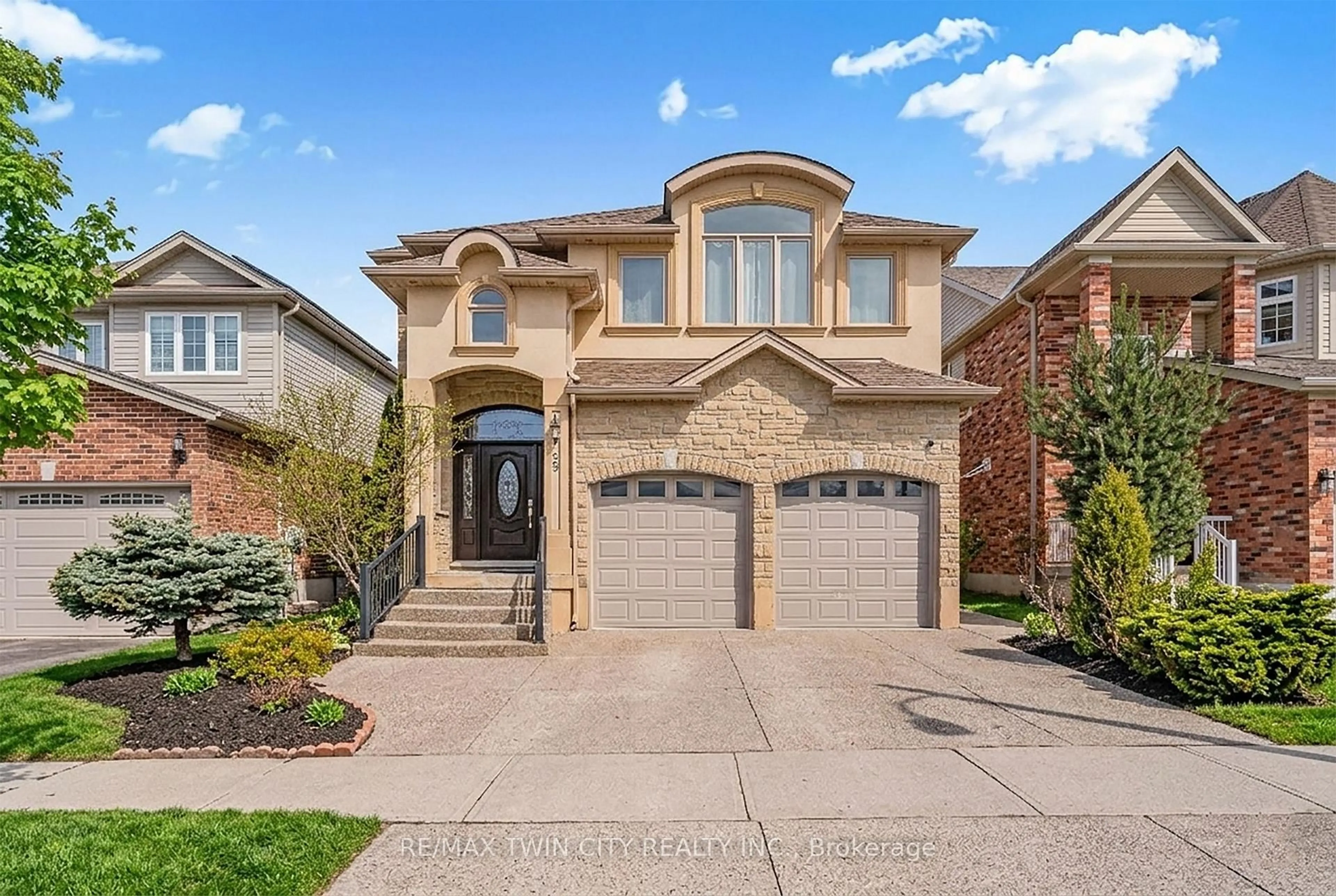 Home with brick exterior material, street for 59 Newcastle Dr, Kitchener Ontario N2R 1X2