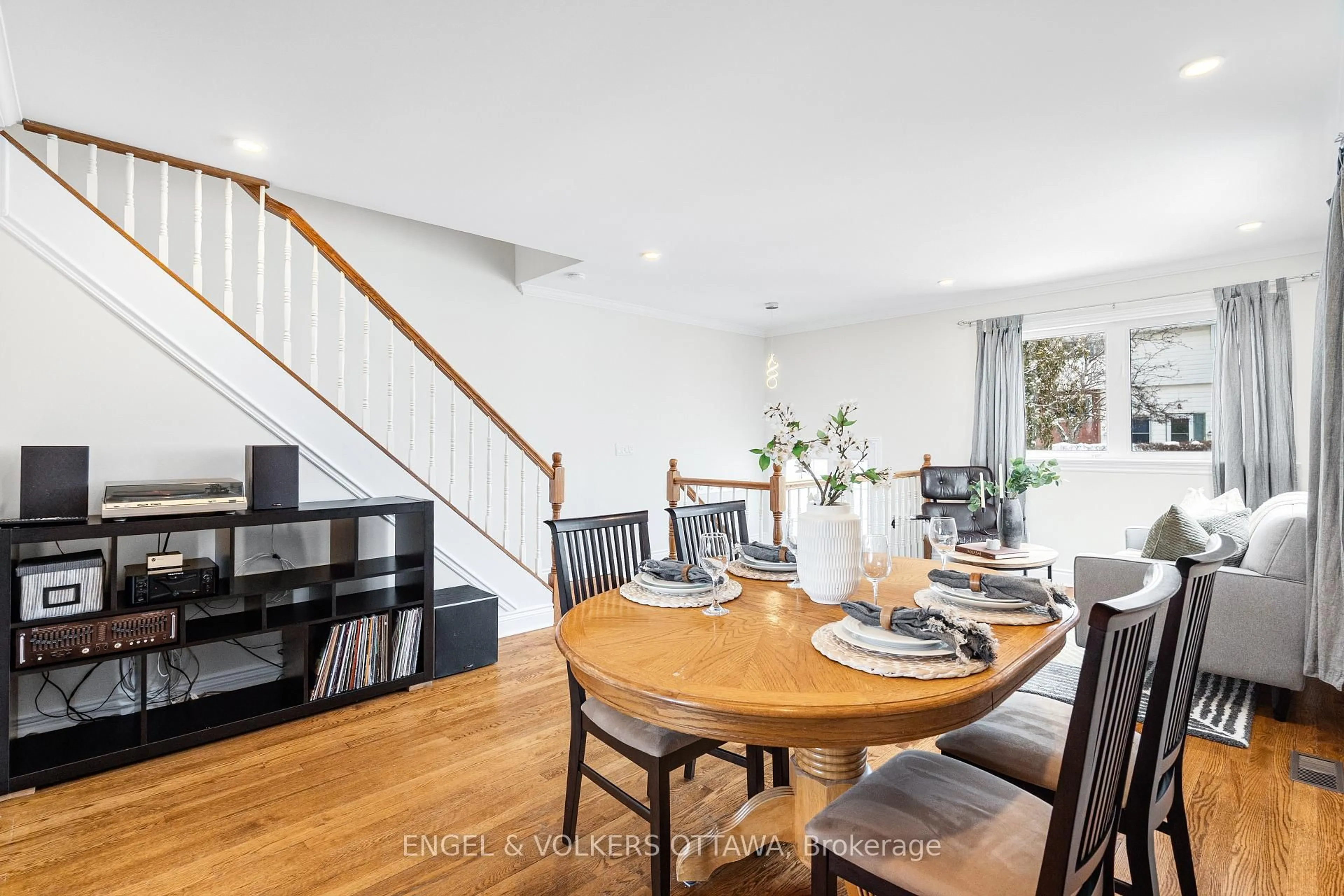 Dining room, unknown for 2707 Marie St, Ottawa Ontario K2B 7E3